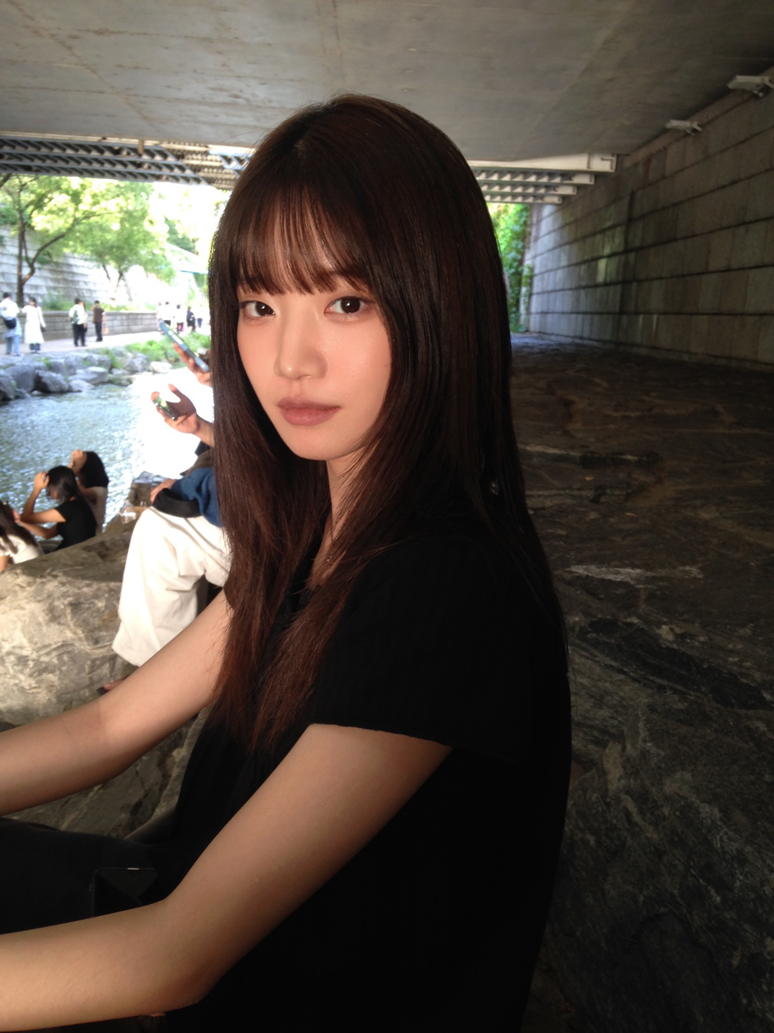 COYSEIO Fringe Shirring Blouse Black, Dr. Martens 1461 Smooth Black 착용 스타일 - 3