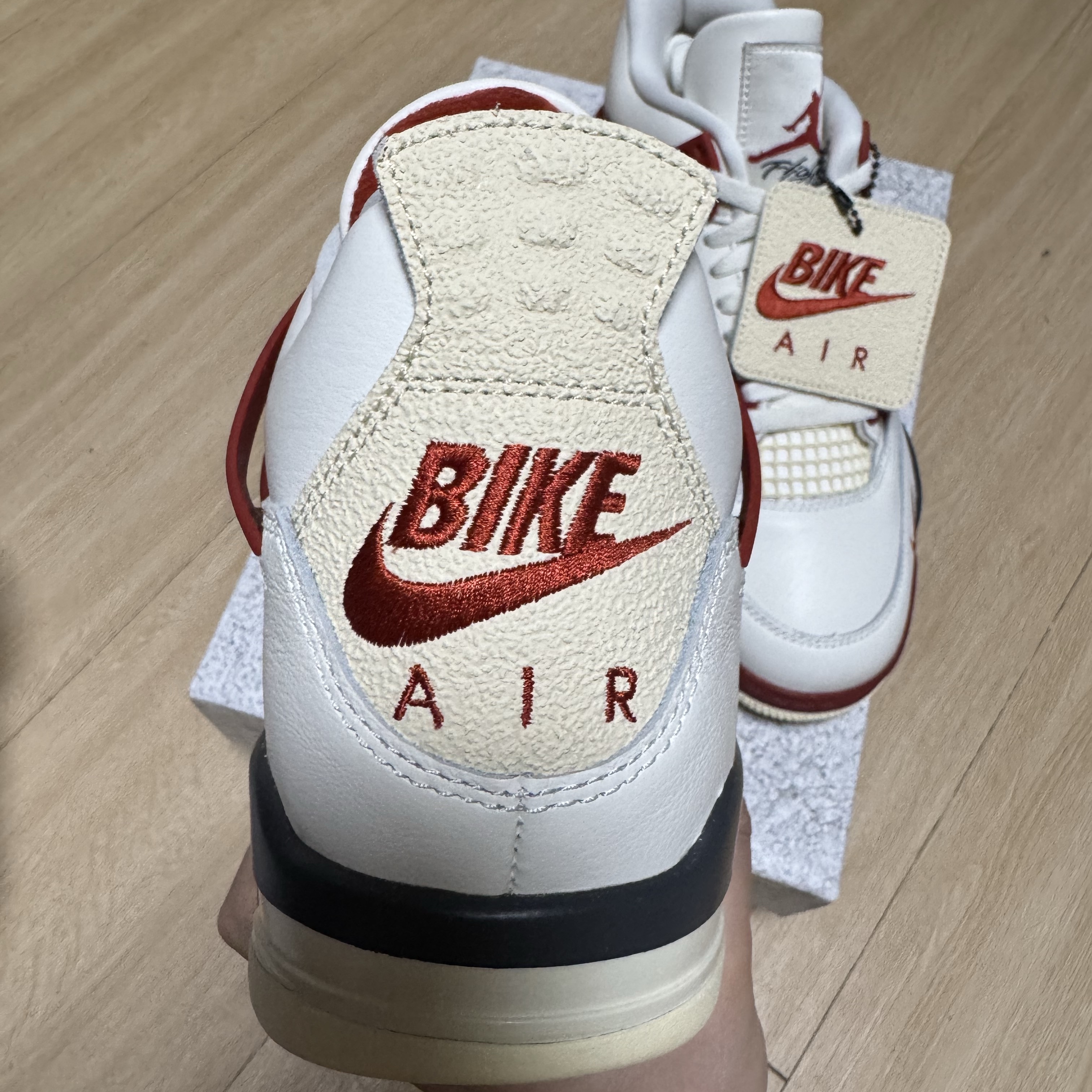 Jordan 4 x Nigel Sylvester Retro OG Brick After Brick 착용 스타일 - 4