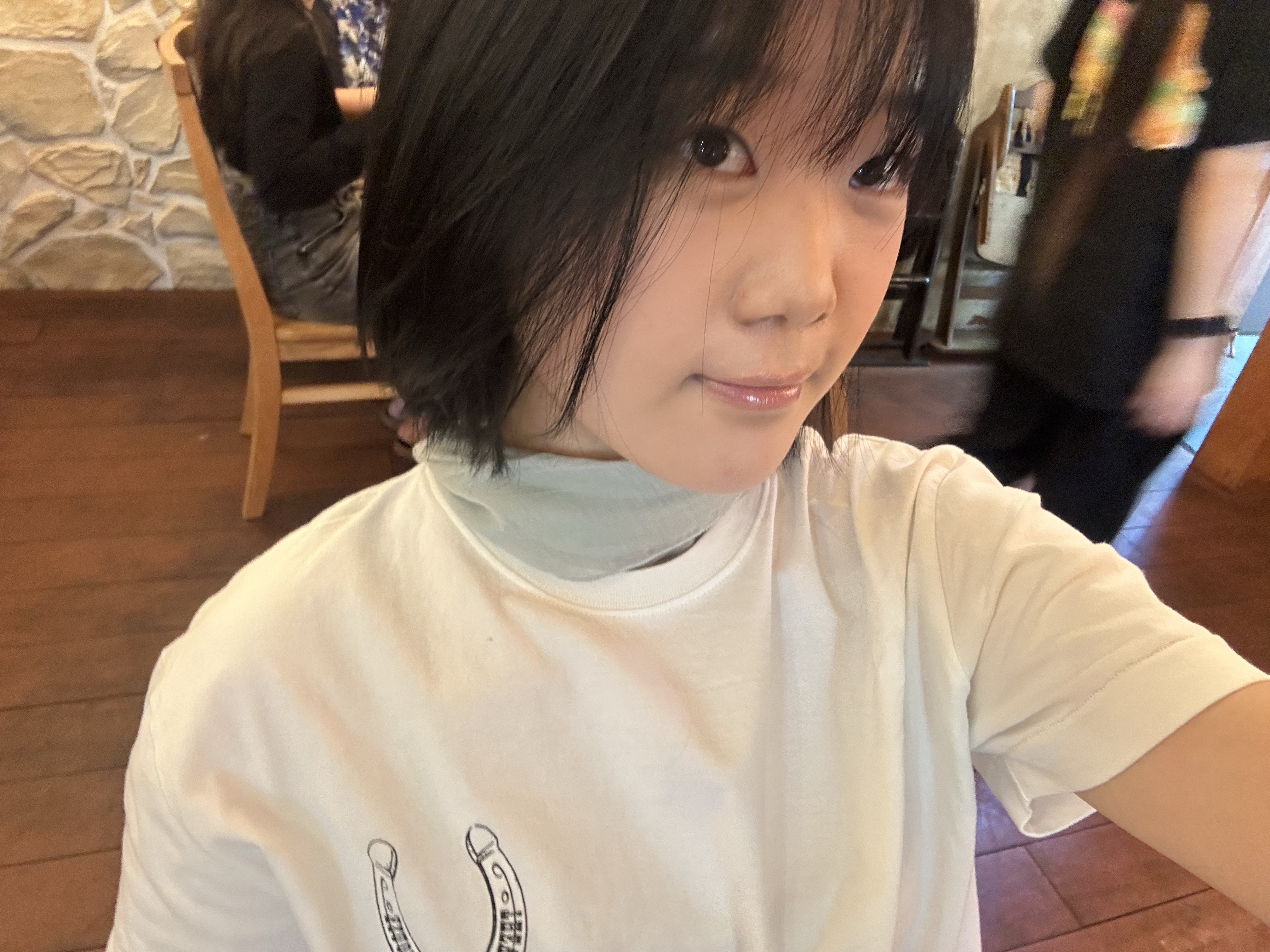 Thevinylhouse Lucky House Tee White 착용 스타일 - 4