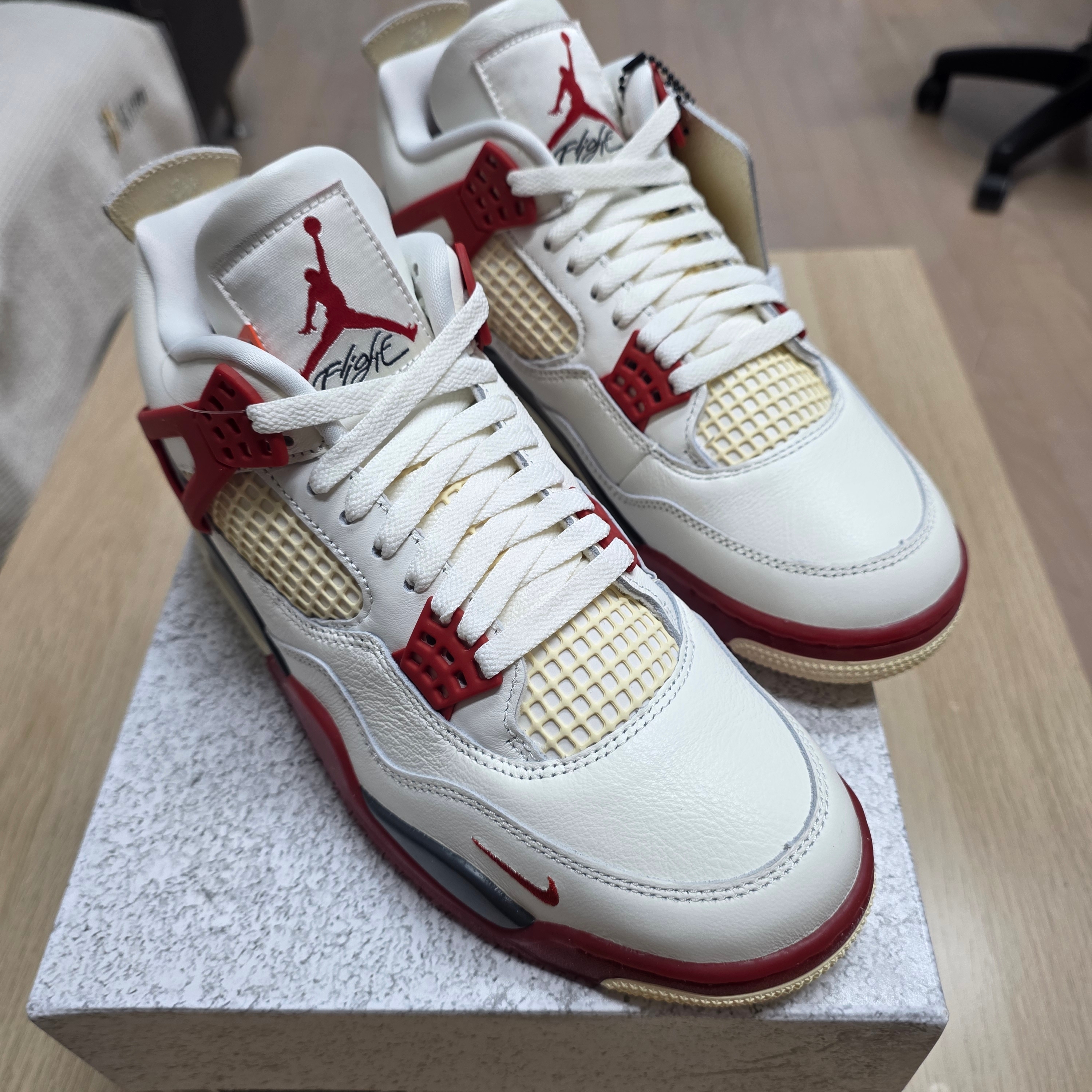 Jordan 4 x Nigel Sylvester Retro OG Brick After Brick 착용 스타일 - 9
