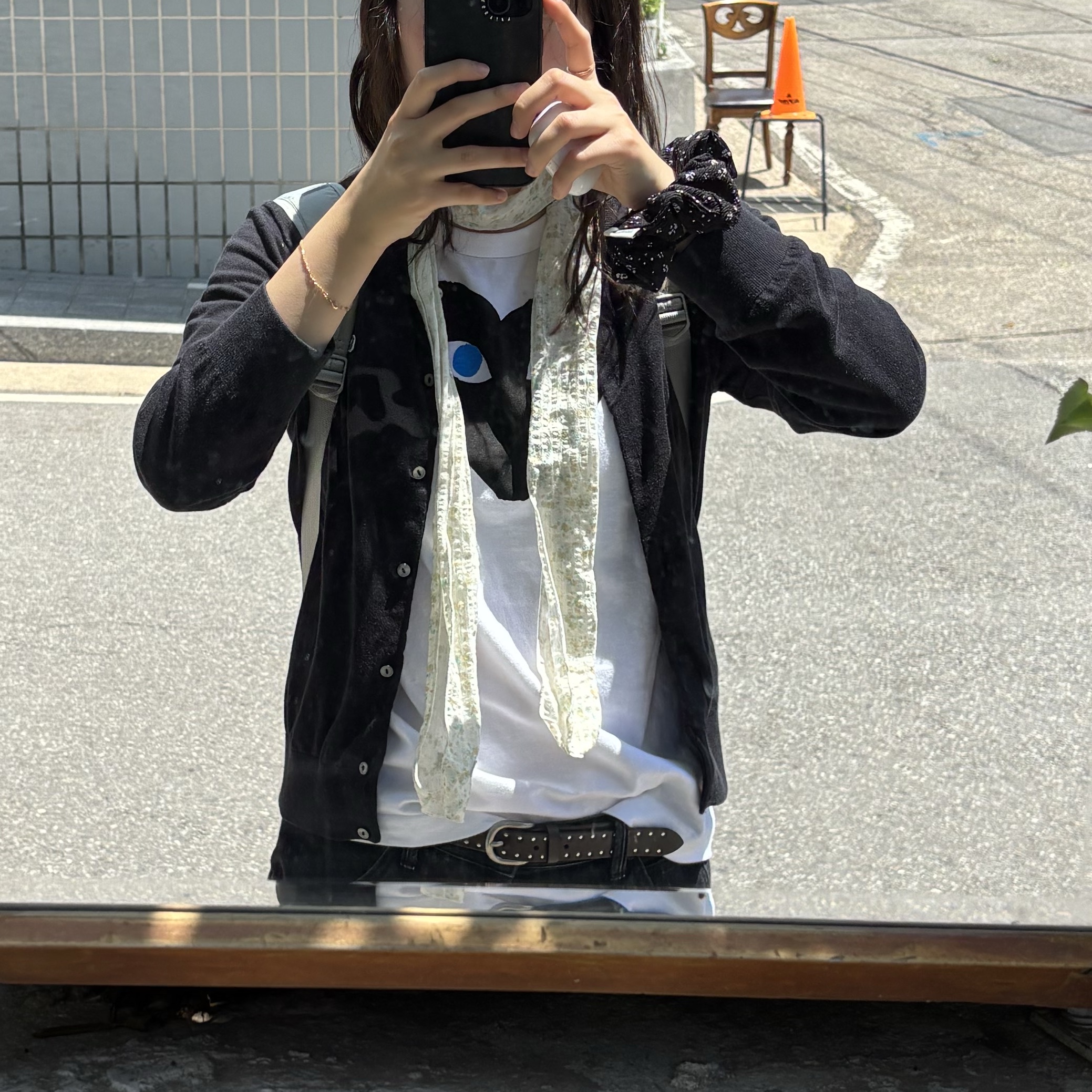 Play Comme des Garcons Black Heart Blue Eyes T-Shirt White 착용 스타일