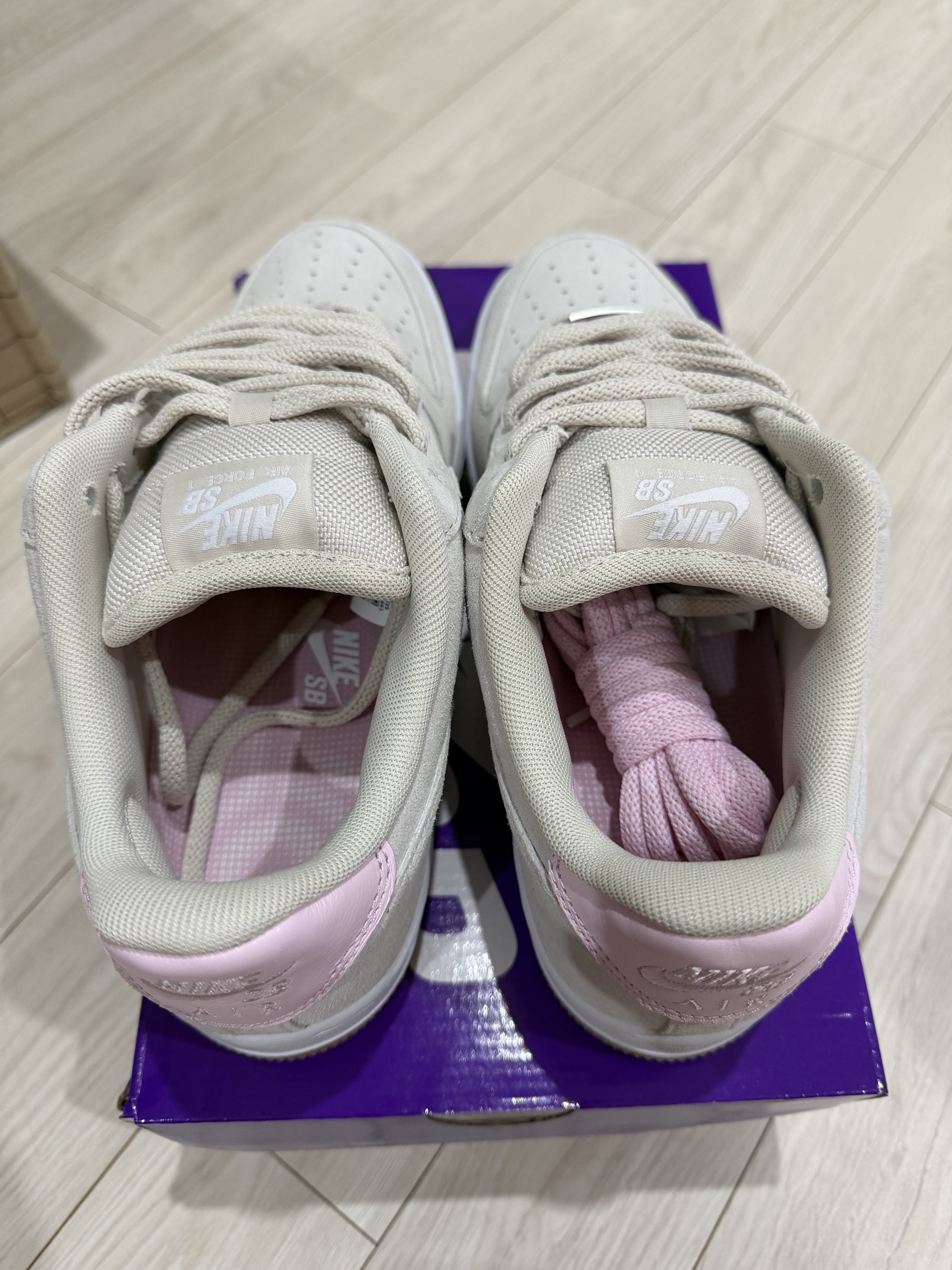 Nike SB Air Force 1 Low Light Orewood Brown and Pink Foam 착용 스타일 - 2