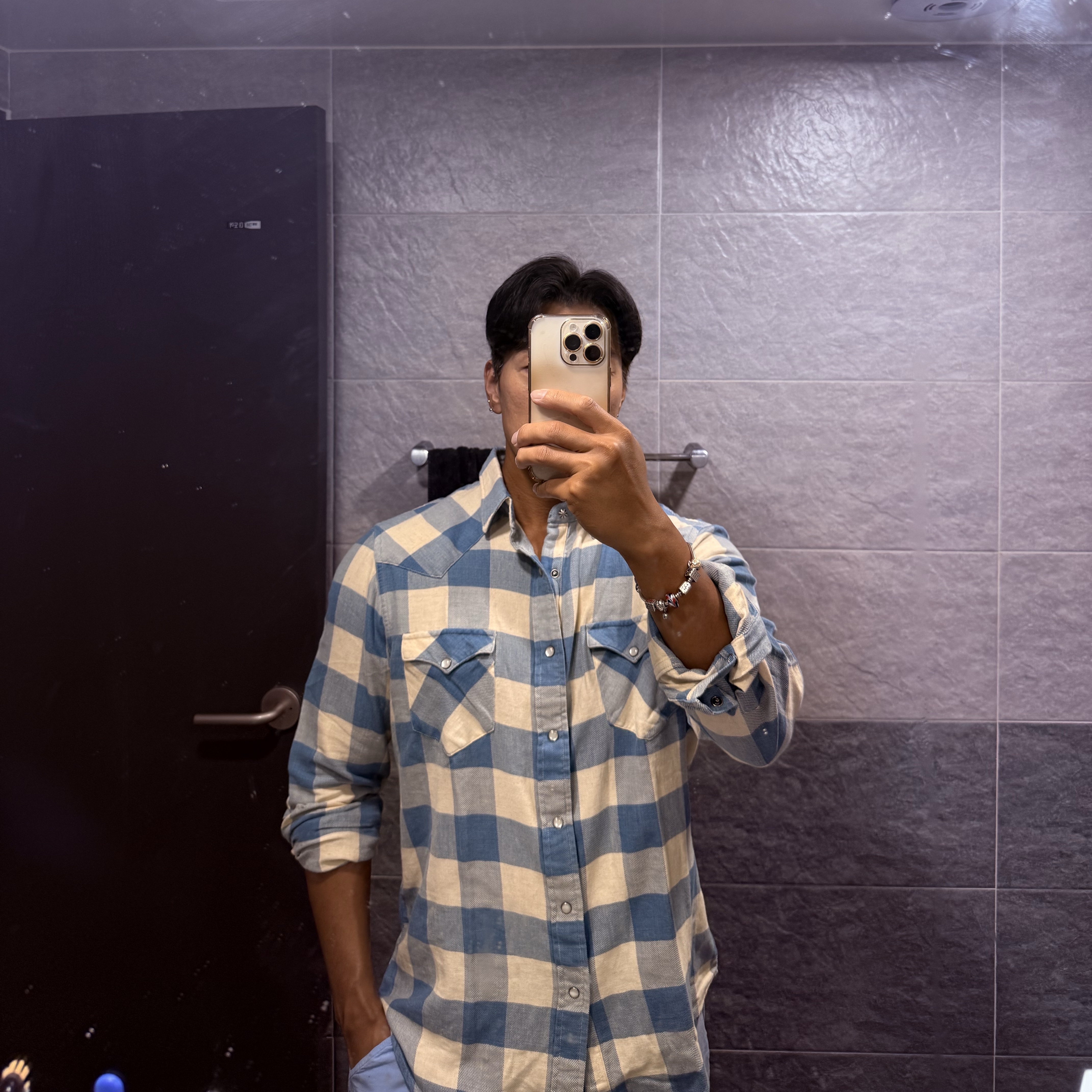 Double RL Slim Fit Plaid Twill Western Shirt Indigo Cream 착용 스타일