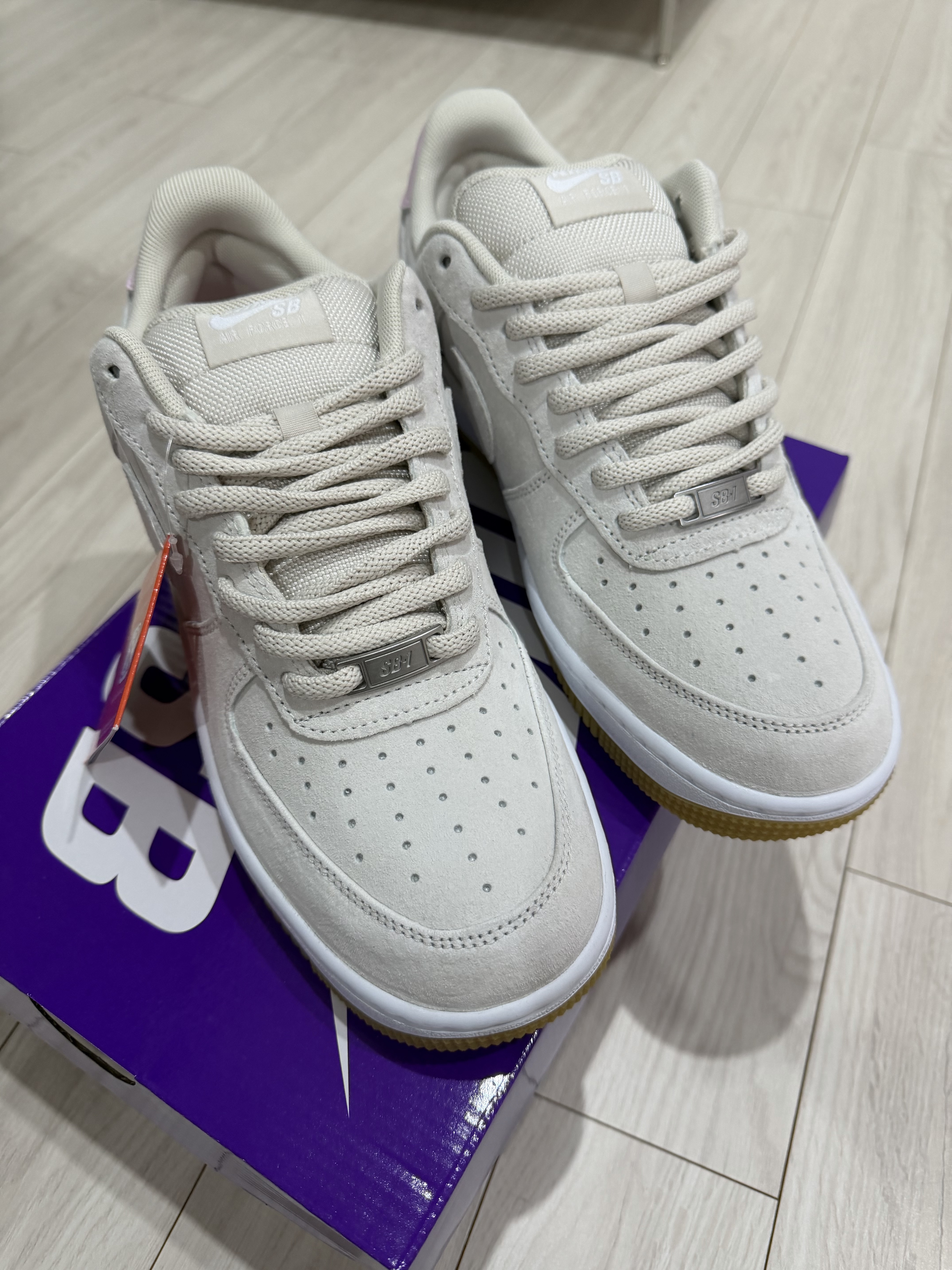 Nike SB Air Force 1 Low Light Orewood Brown and Pink Foam 착용 스타일 - 1