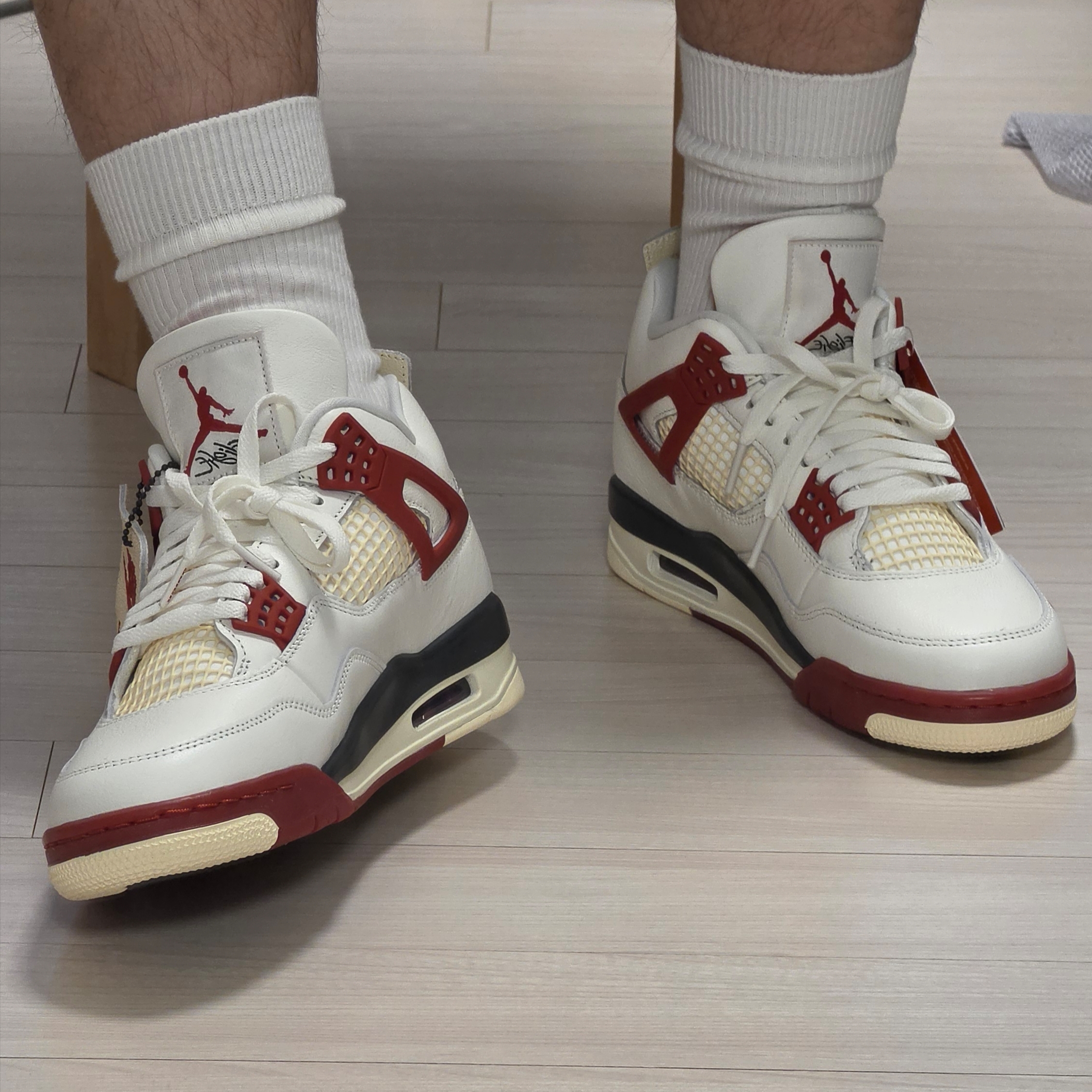 Jordan 4 x Nigel Sylvester Retro OG Brick After Brick 착용 스타일 - 3