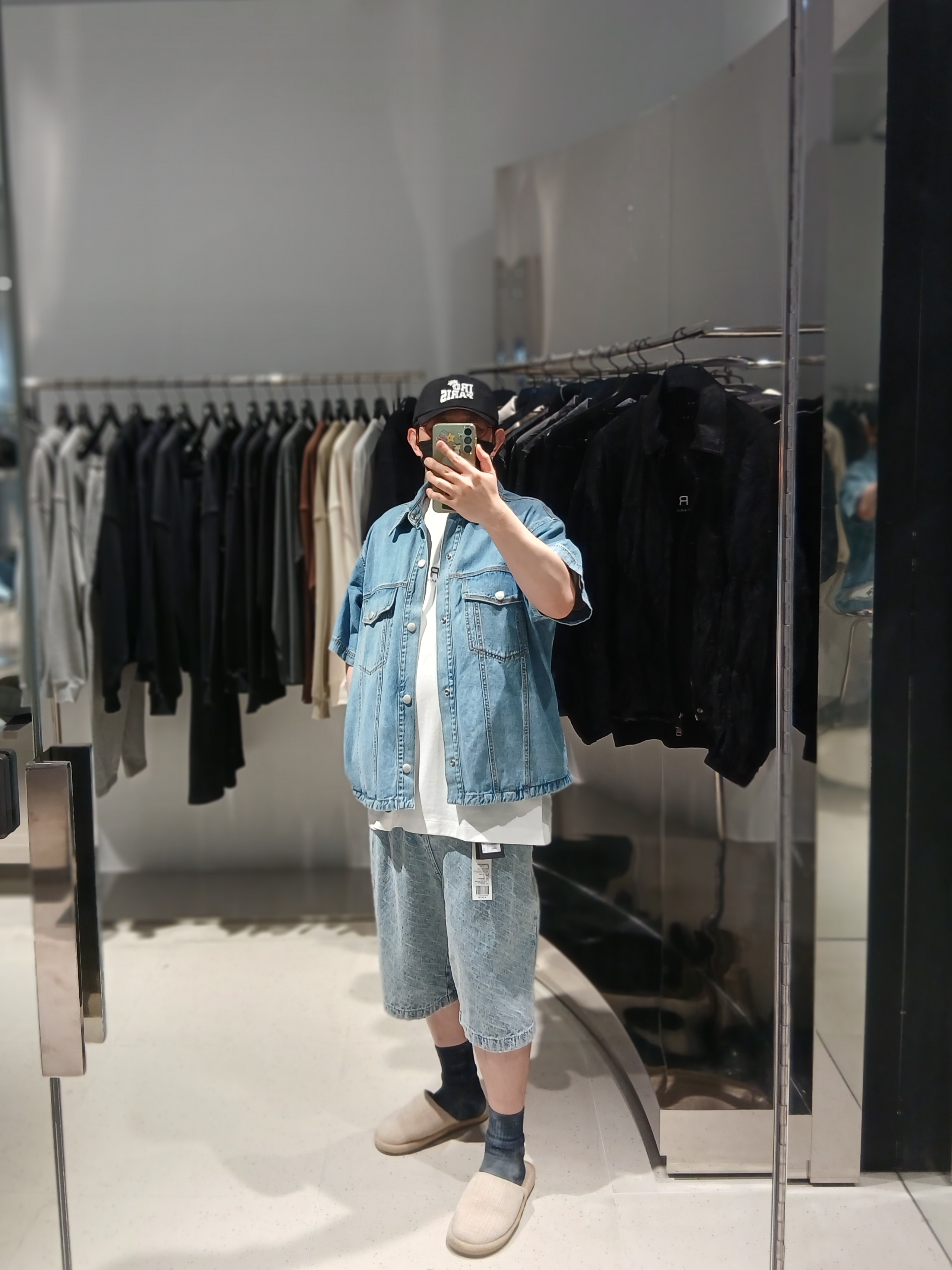 Iro Caliopal Two-Pintuck Light Denim Short Pants Blue, Iro Palmtree Nylon Ball Cap Navy 착용 스타일 - 6