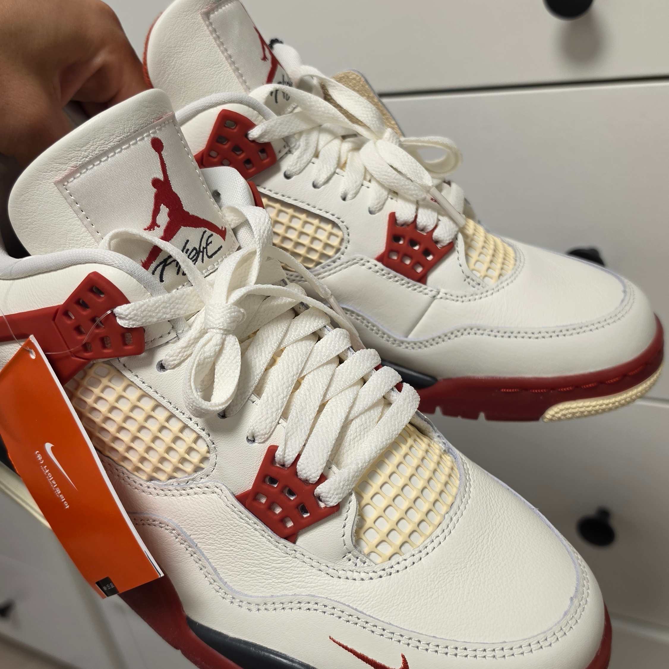 Jordan 4 x Nigel Sylvester Retro OG Brick After Brick 착용 스타일 - 5