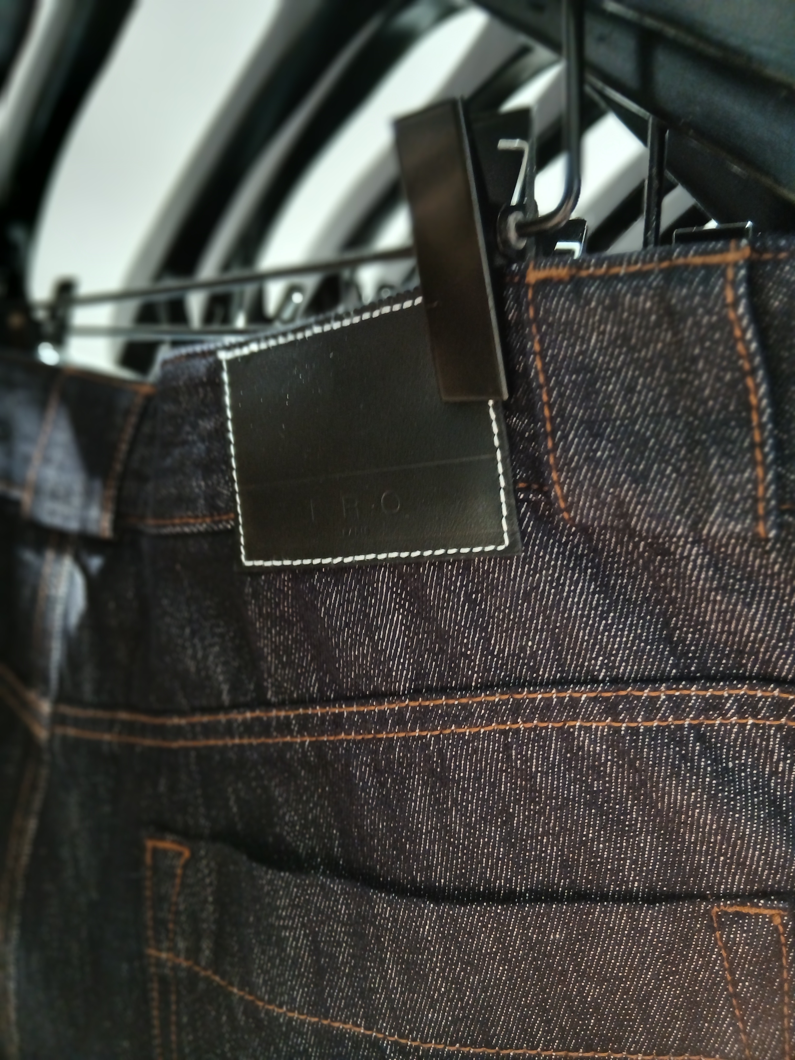 Iro Inatta Pigment-Washed One-Tuck Short Pants Khaki, Iro Palmtree Nylon Ball Cap Navy 착용 스타일 - 8