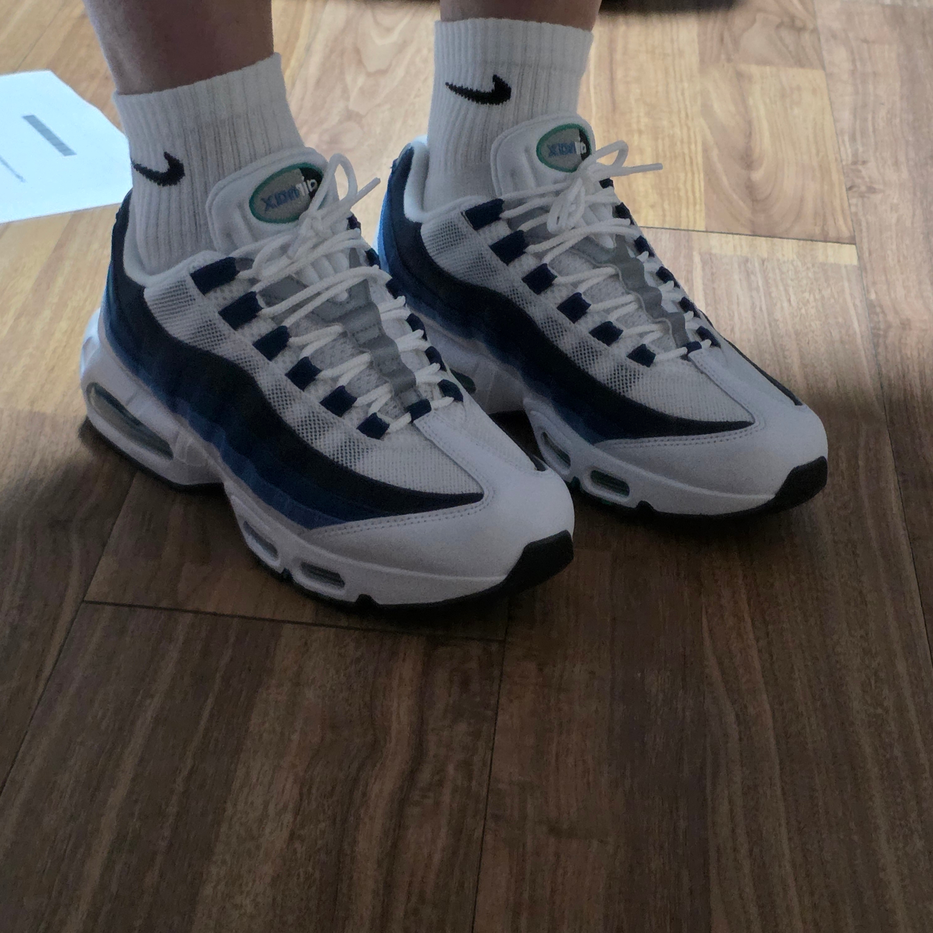 Nike Air Max 95 Big Bubble White Emerald Green 착용 스타일