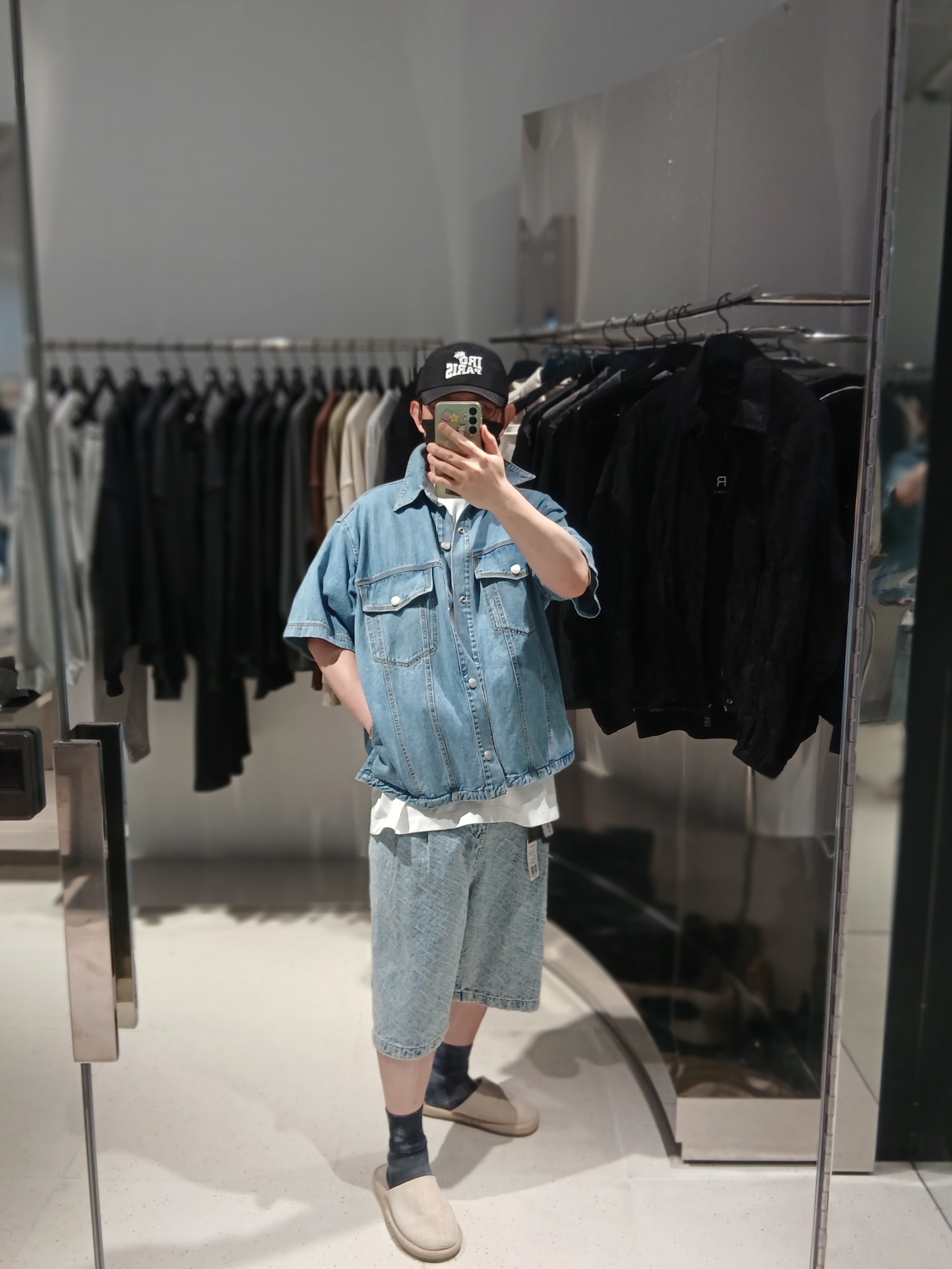 Iro Caliopal Two-Pintuck Light Denim Short Pants Blue, Iro Palmtree Nylon Ball Cap Navy 착용 스타일 - 7