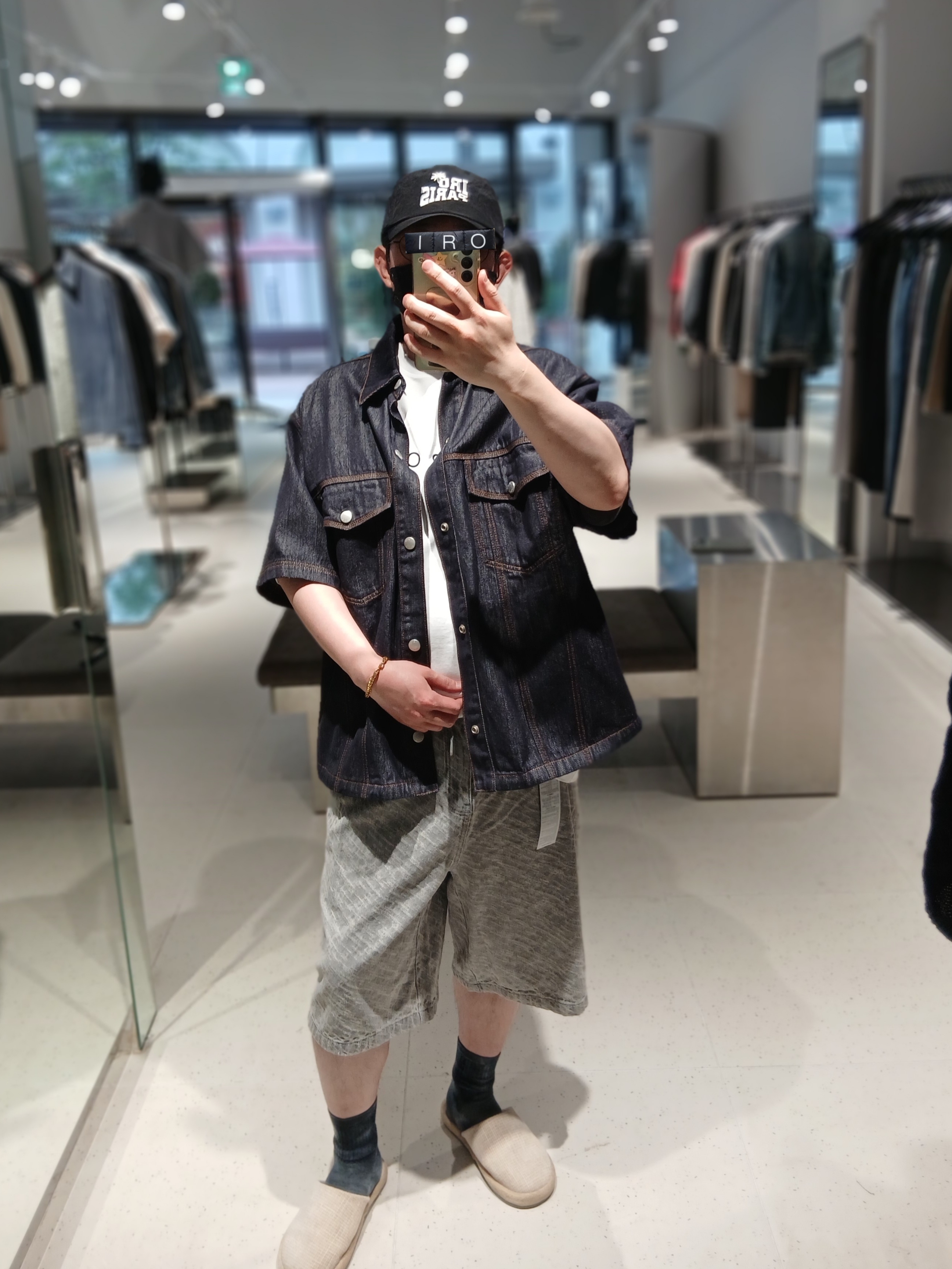 Iro Caliopal Two-Pintuck Light Denim Short Pants Gray, Iro Palmtree Nylon Ball Cap Navy 착용 스타일 - 2