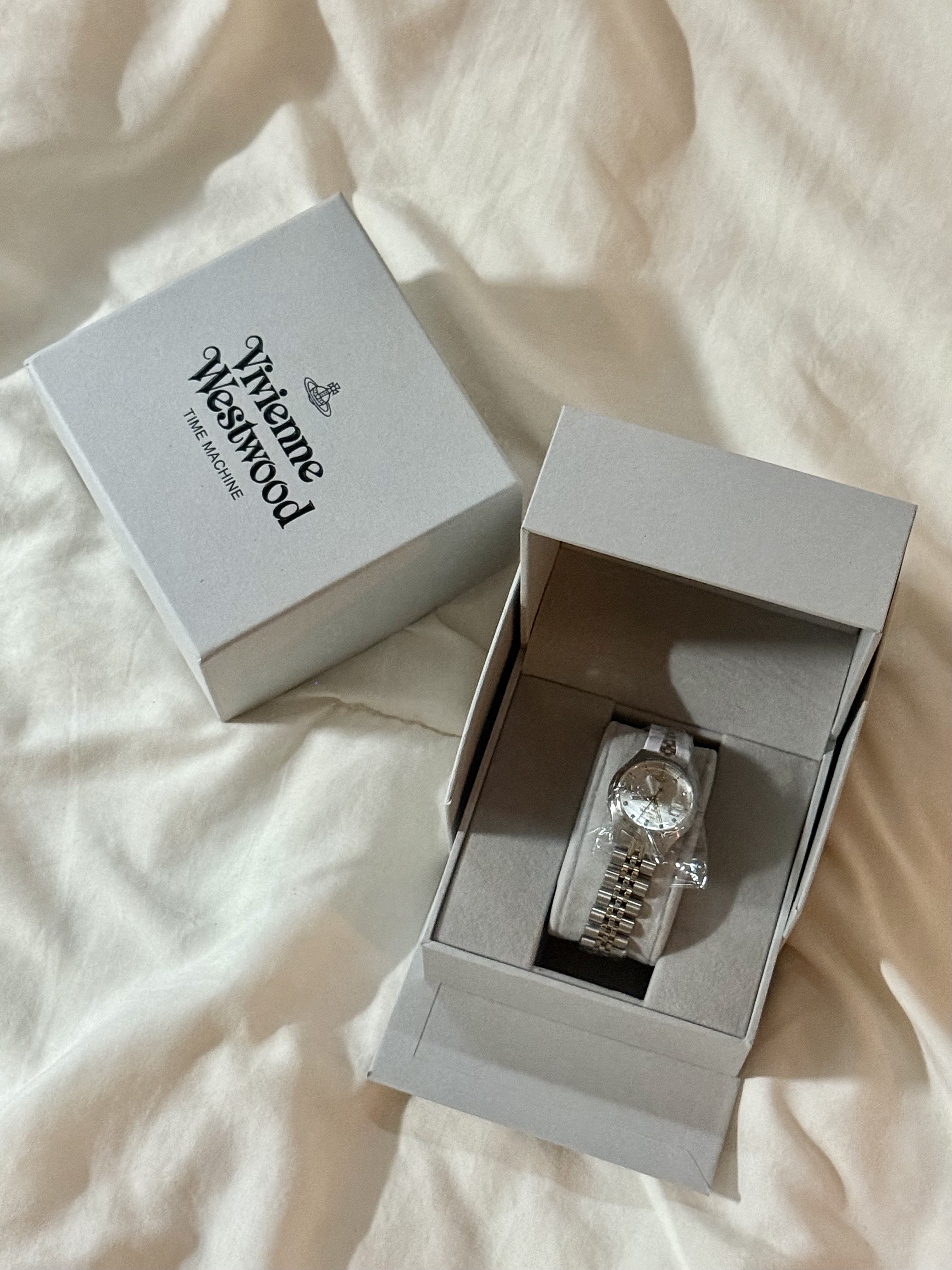 (W) Vivienne Westwood Little Camberwell 29mm Silver Gold 착용 스타일