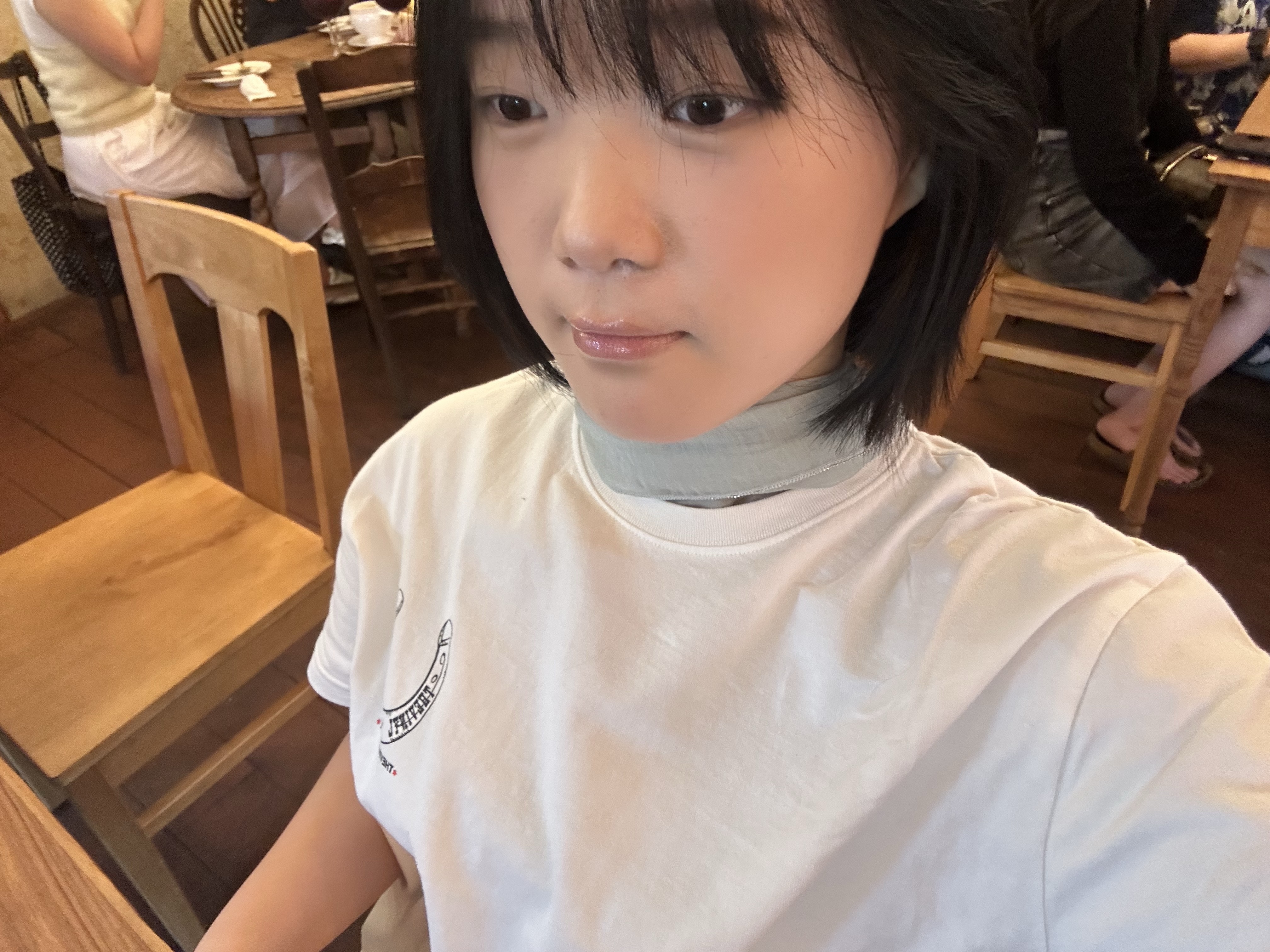 Thevinylhouse Lucky House Tee White 착용 스타일 - 2