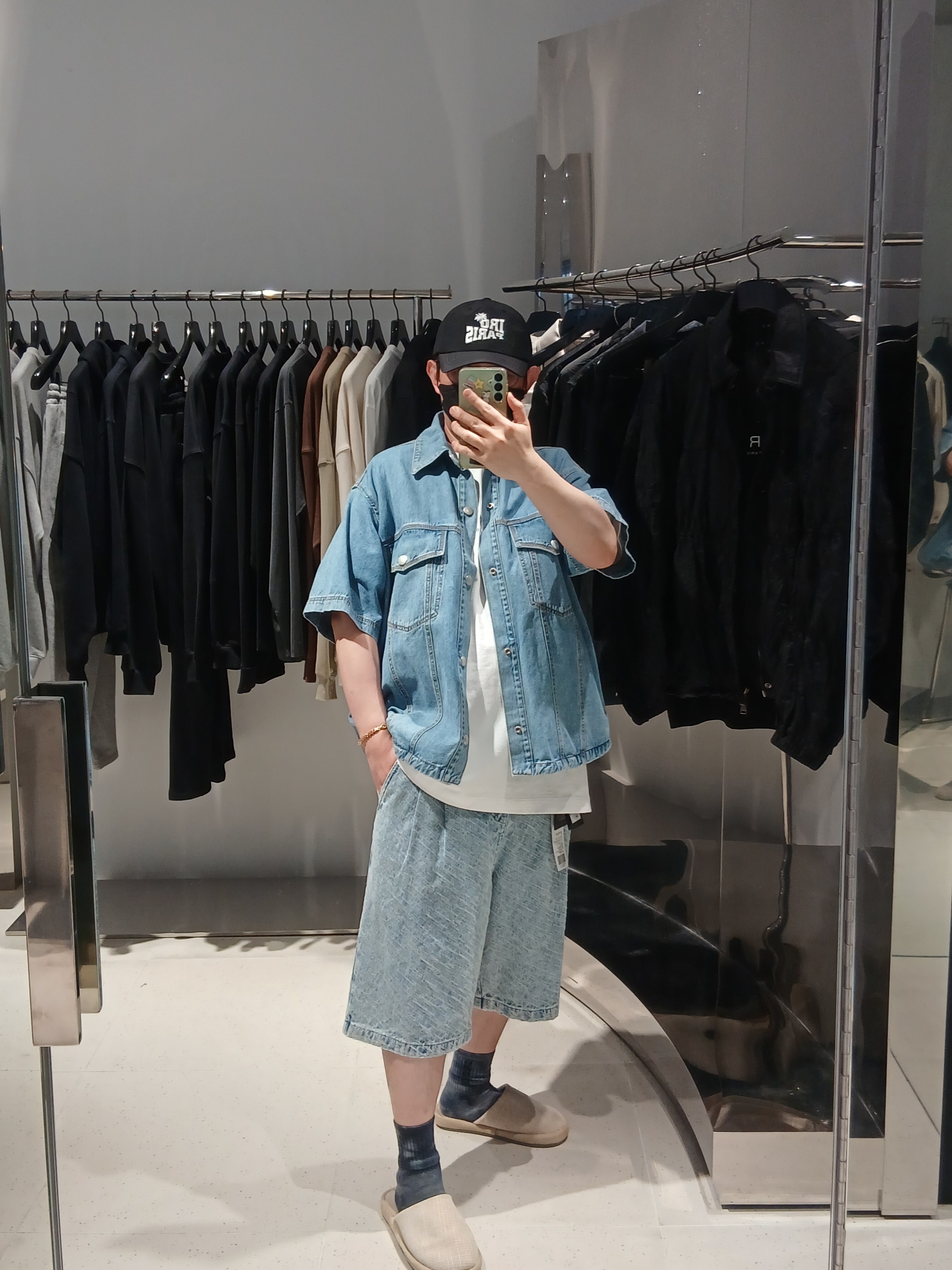 Iro Caliopal Two-Pintuck Light Denim Short Pants Blue, Iro Palmtree Nylon Ball Cap Navy 착용 스타일 - 8