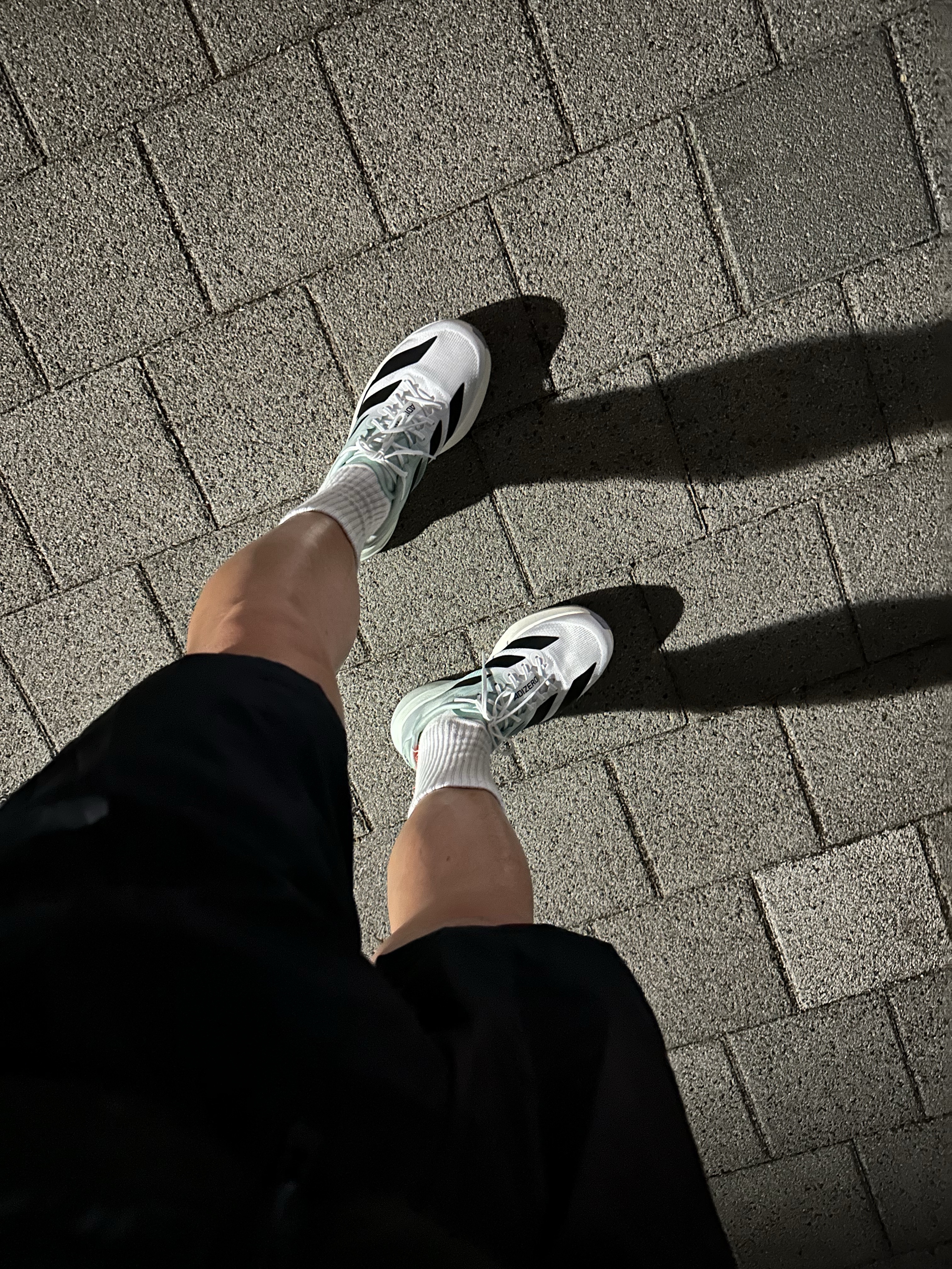 Adidas Adizero EVO SL Cloud White Core Black 착용 스타일