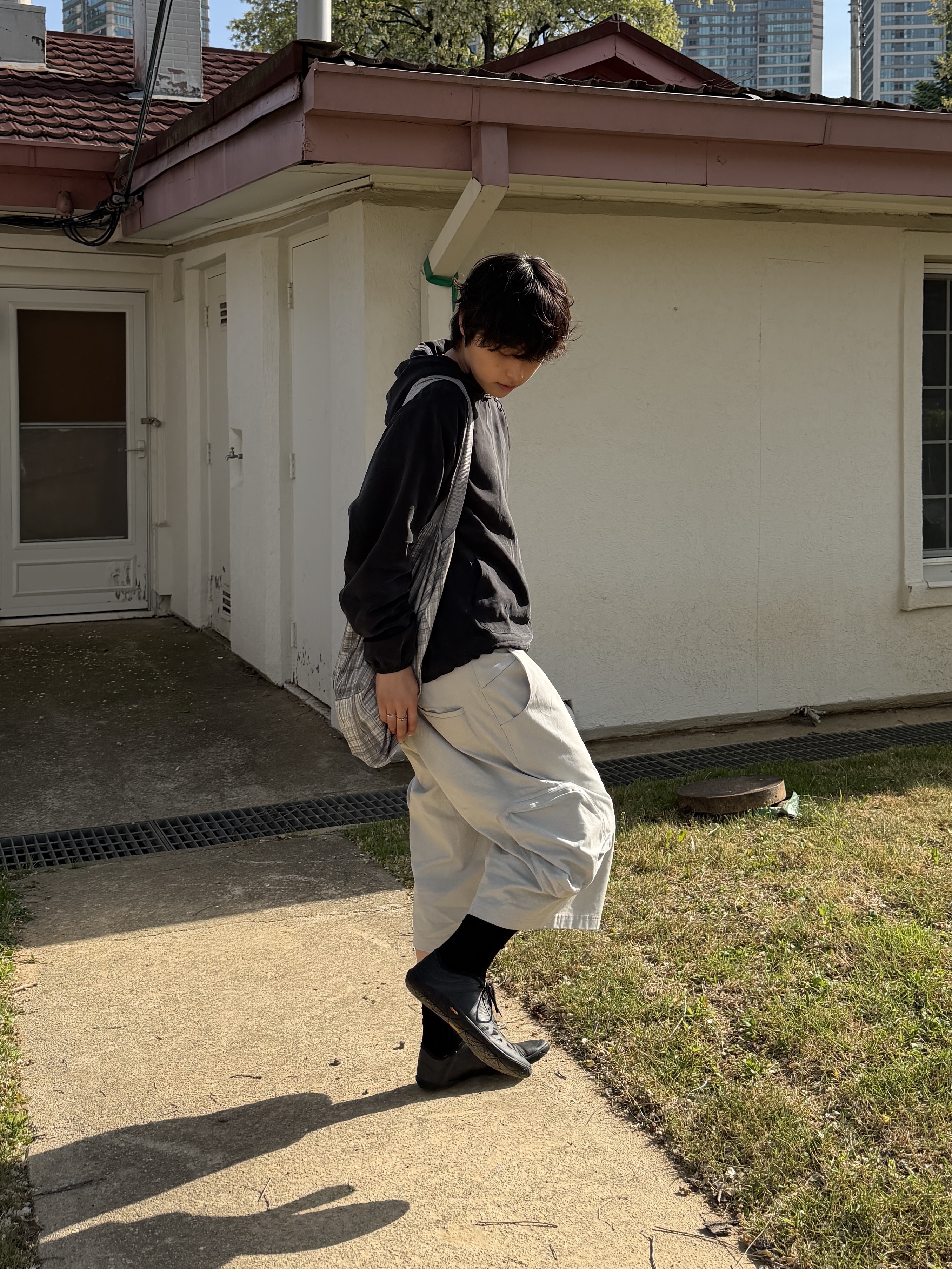 New Balance x Junya Watanabe Man UX200L Black, Xlim EP.9 01 Hoodie Deep Gray 착용 스타일