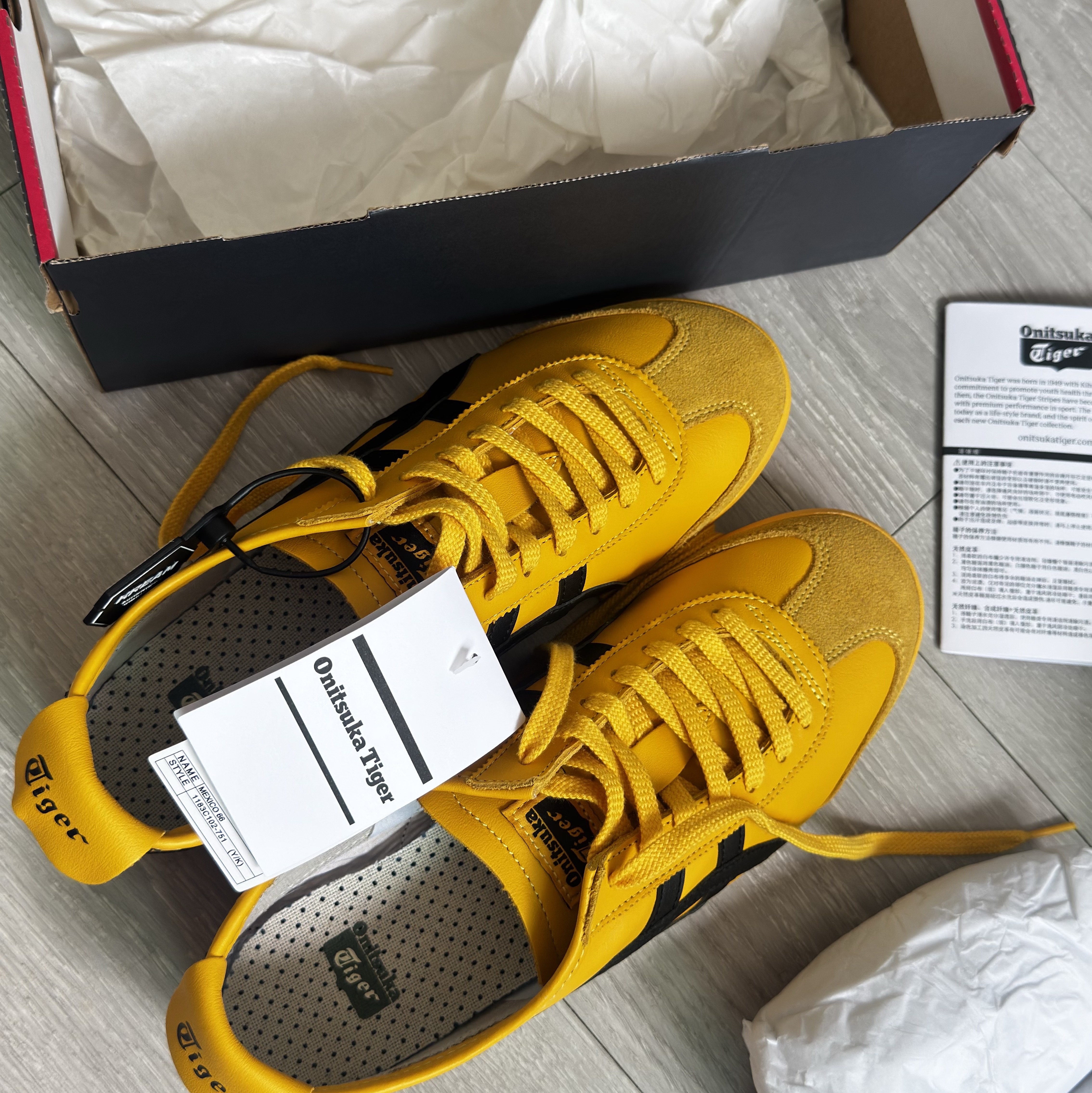 Onitsuka Tiger Mexico 66 Yellow Black 착용 스타일