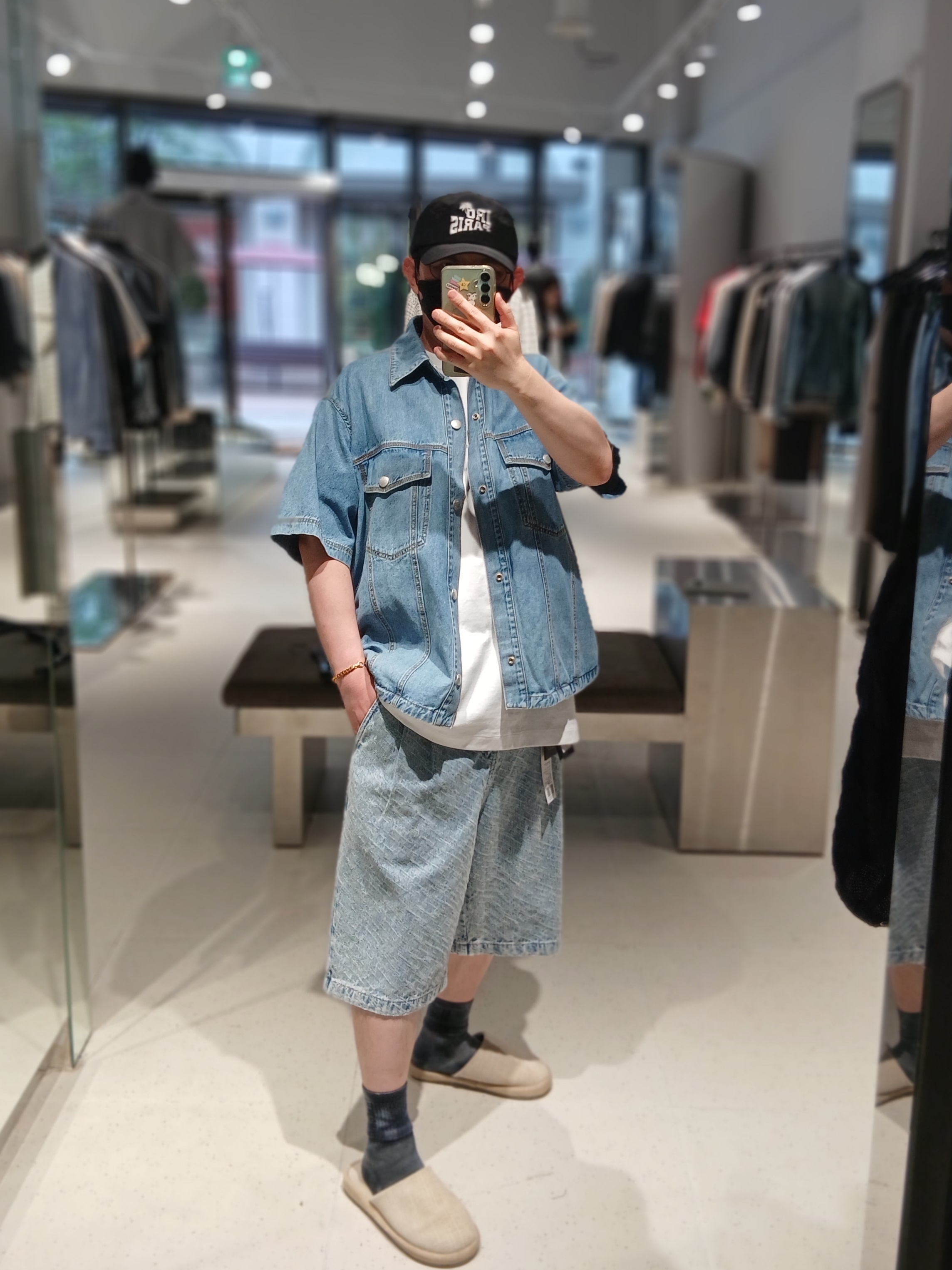 Iro Caliopal Two-Pintuck Light Denim Short Pants Blue, Iro Palmtree Nylon Ball Cap Navy 착용 스타일 - 3