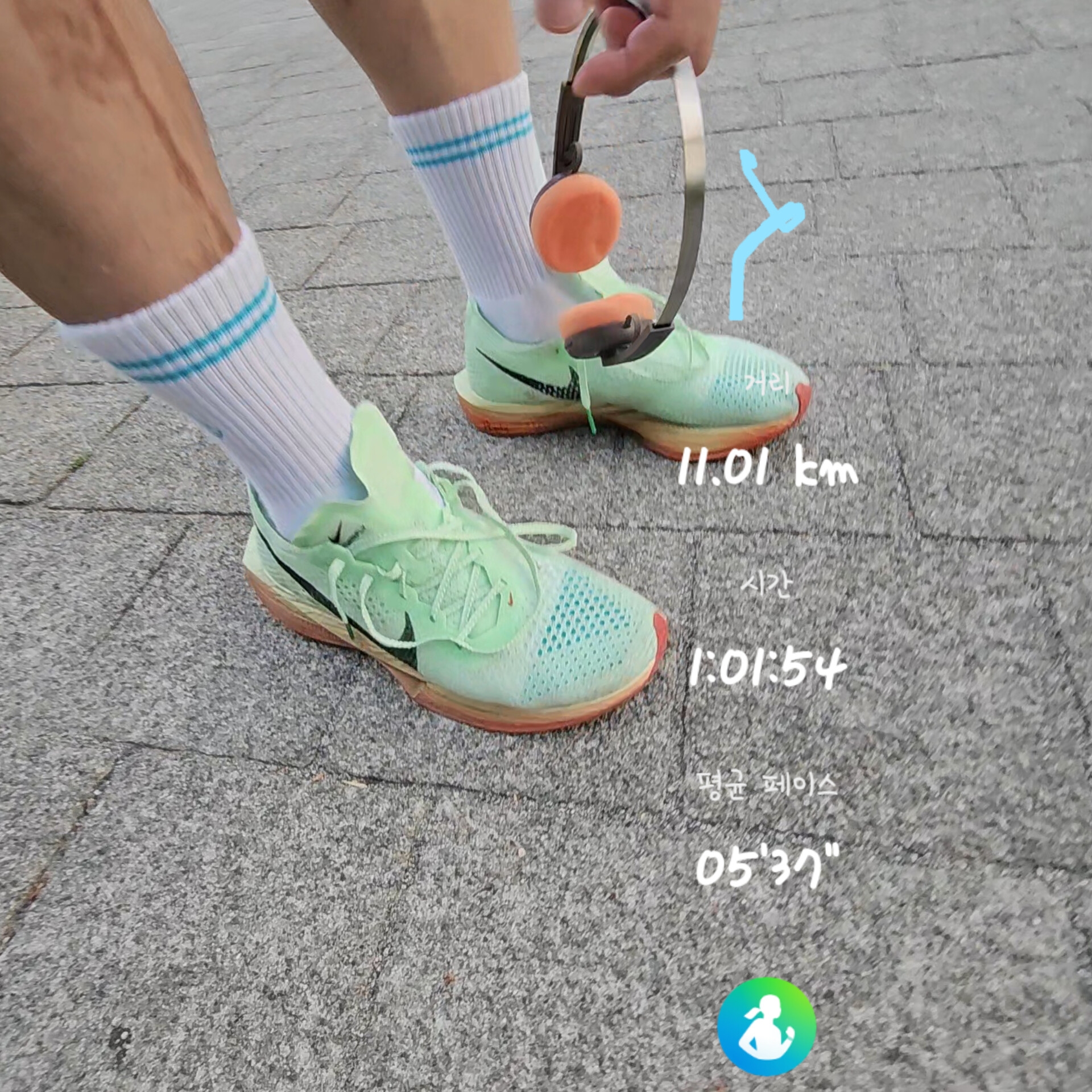 Nike ZoomX Vaporfly Next% 3 Vapor Green Dragon Red, REACTIFY Race Pulse Singlet Black 착용 스타일 - 1