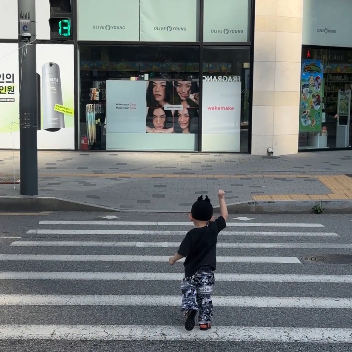 (Kids) Meduse Sun Black 착용 스타일 - 1