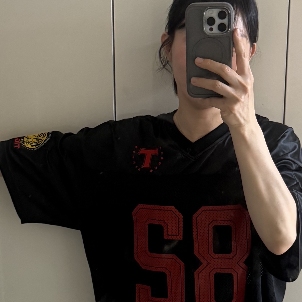 Kia Tigers x IAB Studio Football Jersey Black 착용 스타일