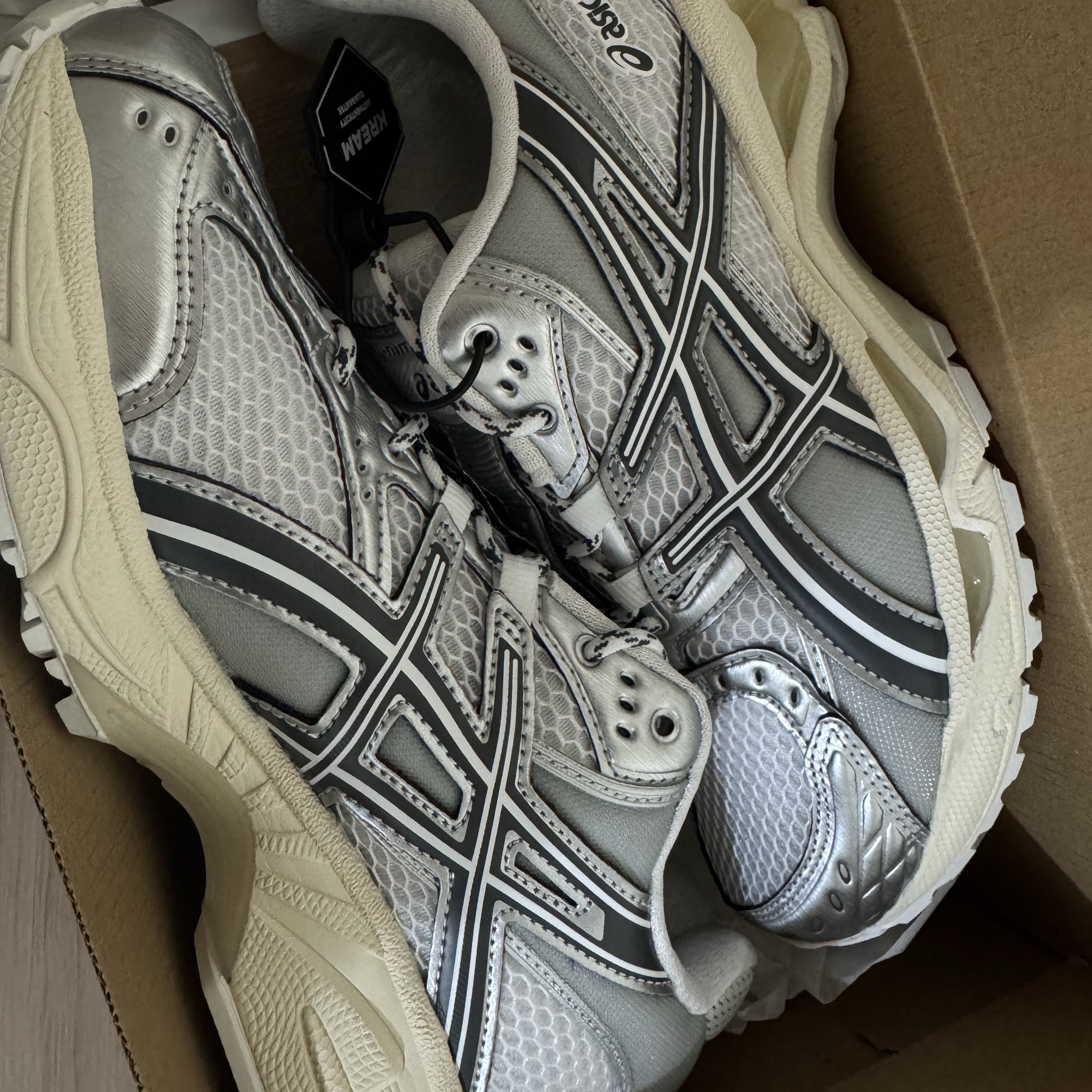 Asics Gel-Nimbus 10.1 White Glacier Grey - Korea Exclusive 착용 스타일