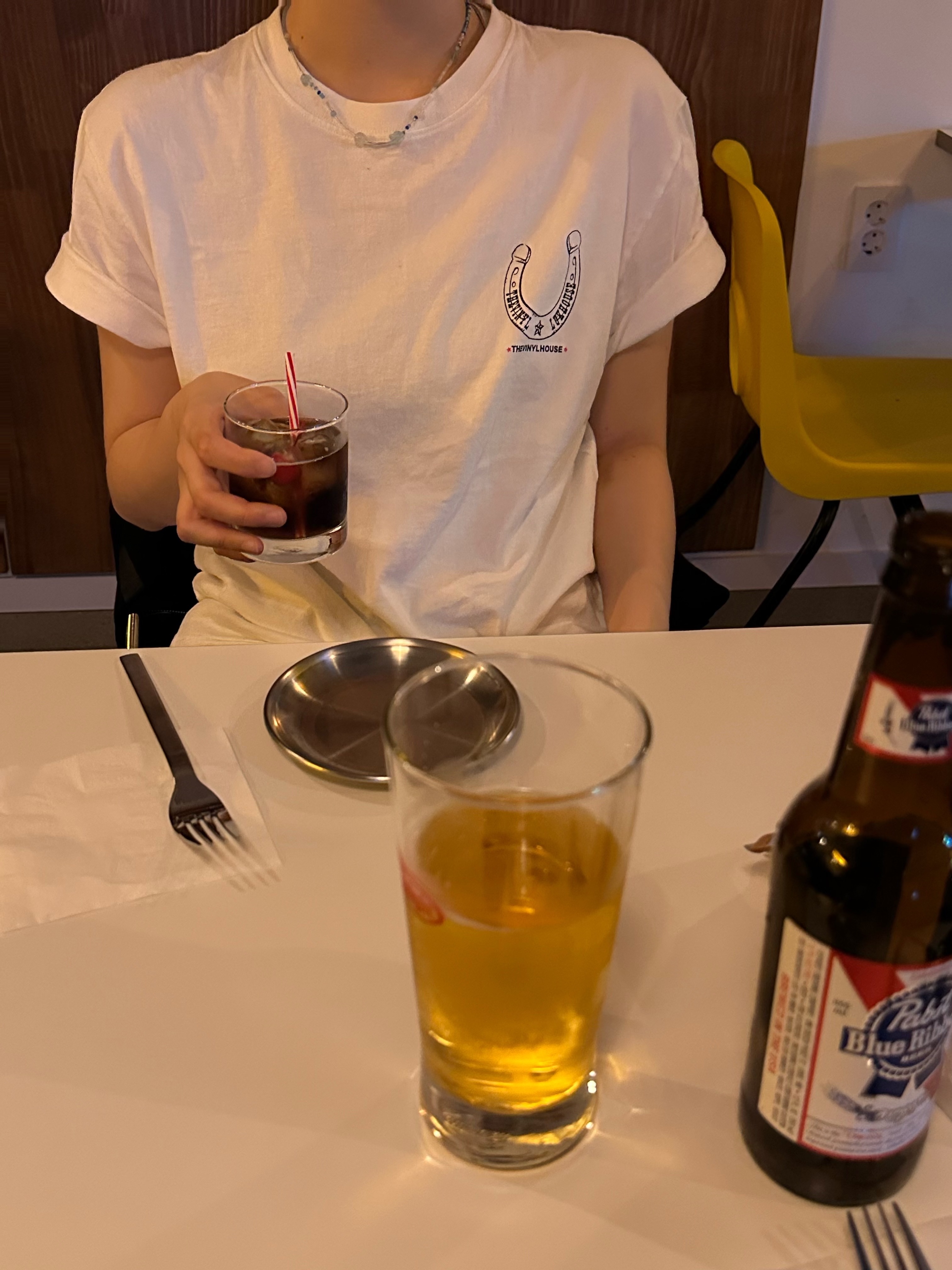 Thevinylhouse Lucky House Tee White 착용 스타일 - 5