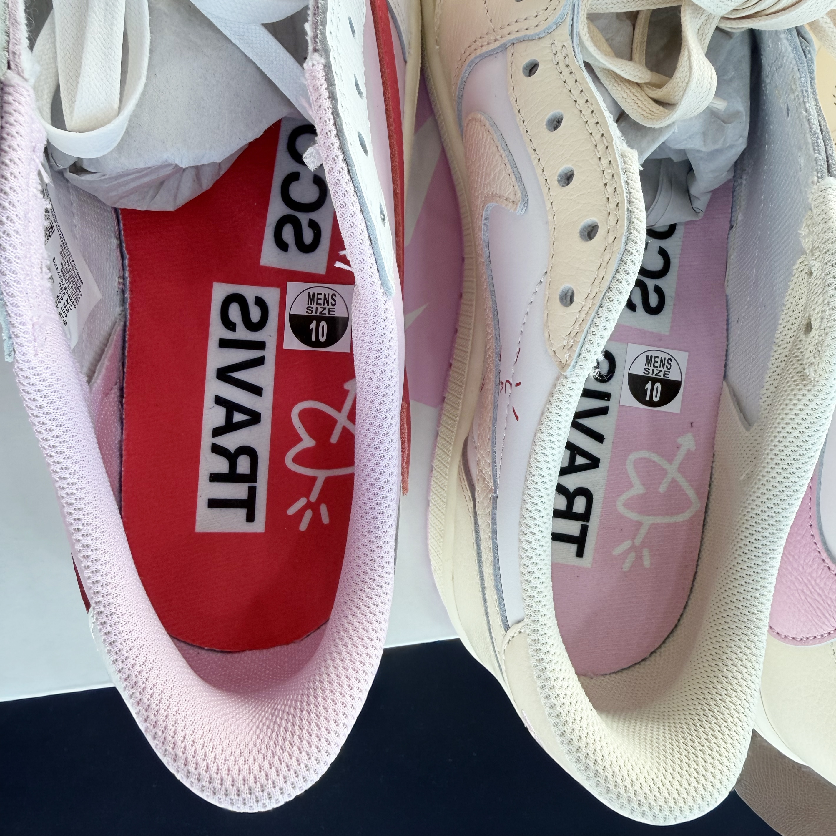 Jordan 1 x Travis Scott Retro Low OG SP Sail Tropical Pink, Jordan 1 x Travis Scott Retro Low OG SP Muslin Shy Pink 착용 스타일 - 3