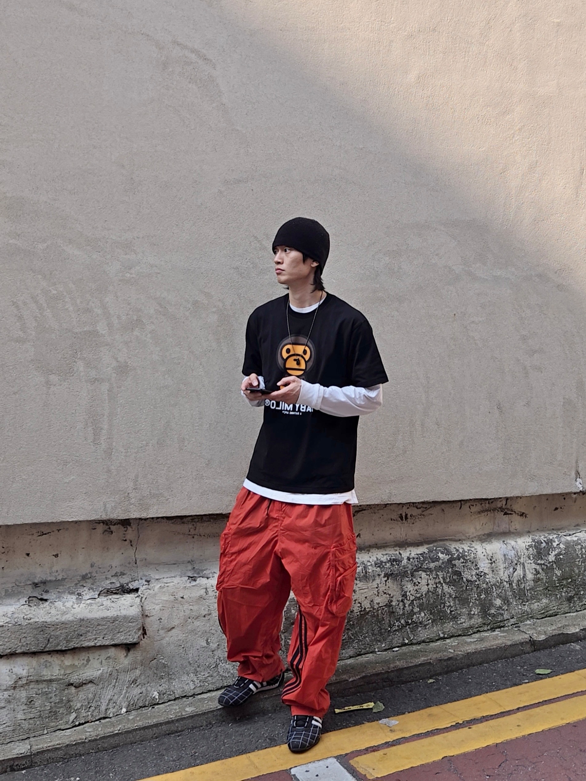 Adidas Adiracer Hi Core Black Cloud White, BAPE Baby Milo T-Shirt Black 착용 스타일 - 3