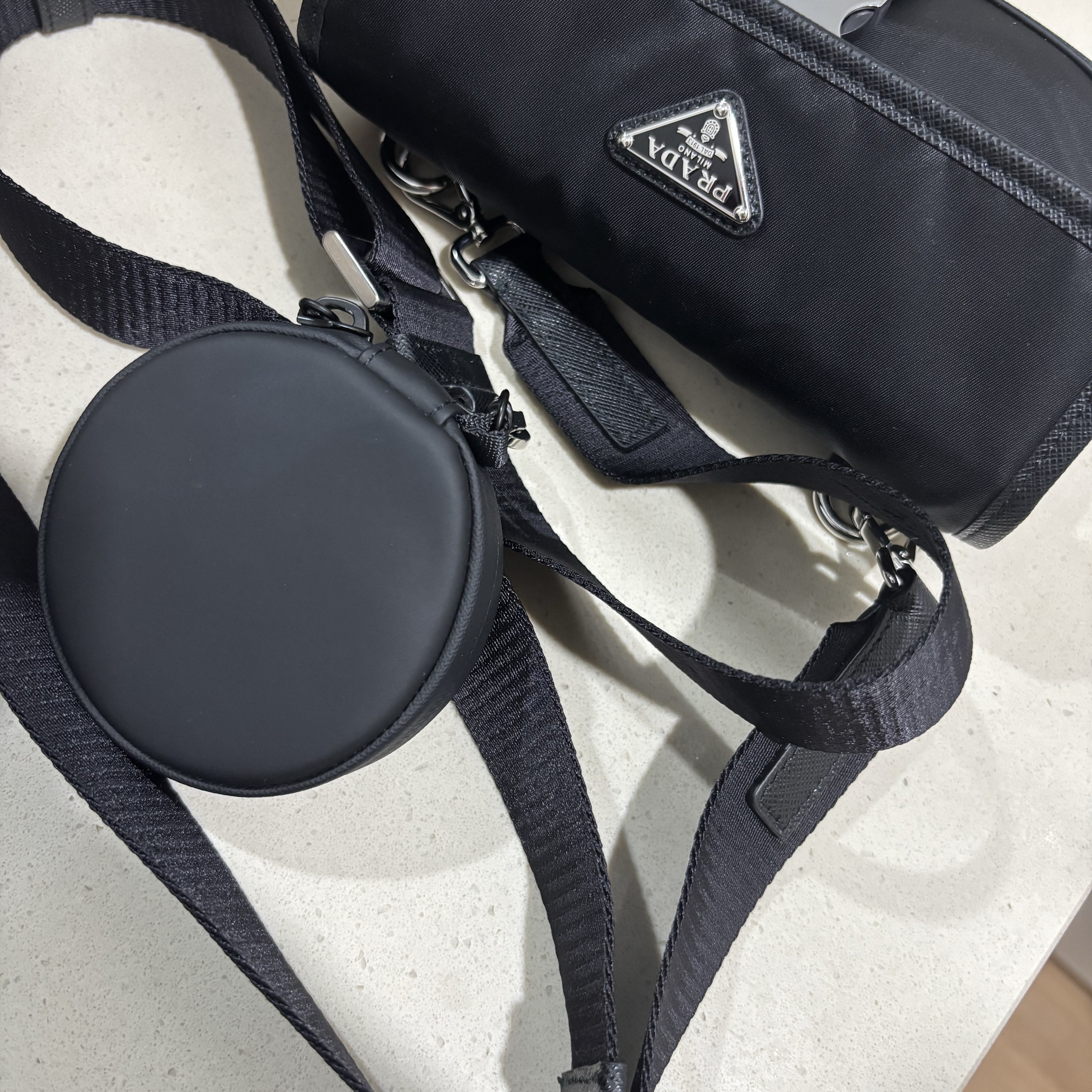 Prada Re-Nylon and Saffiano Leather Smartphone Case Black 착용 스타일