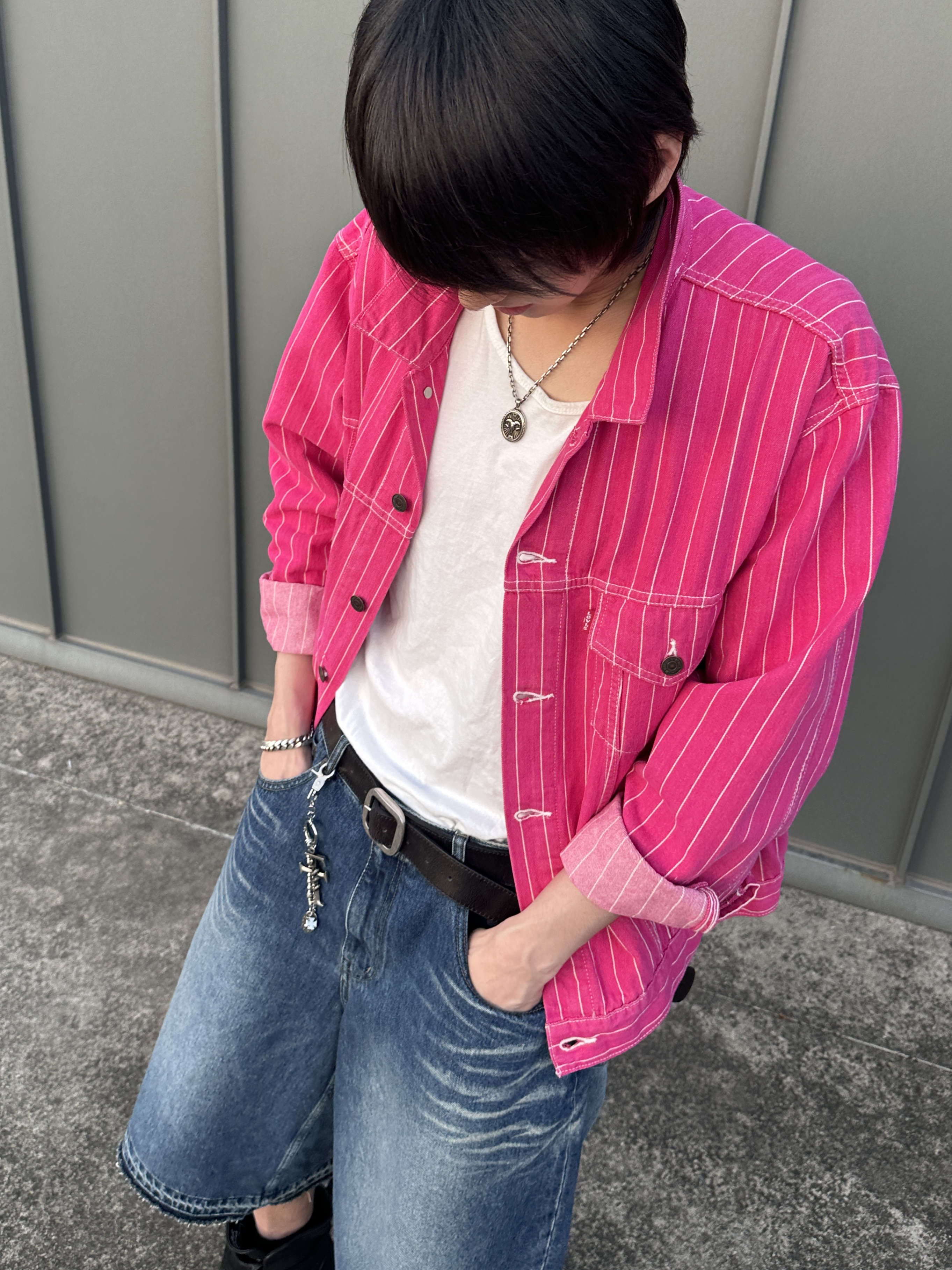 Undermycar MU.128 Original Logo Cracked Leather Belt Silver / Black 착용 스타일 - 4