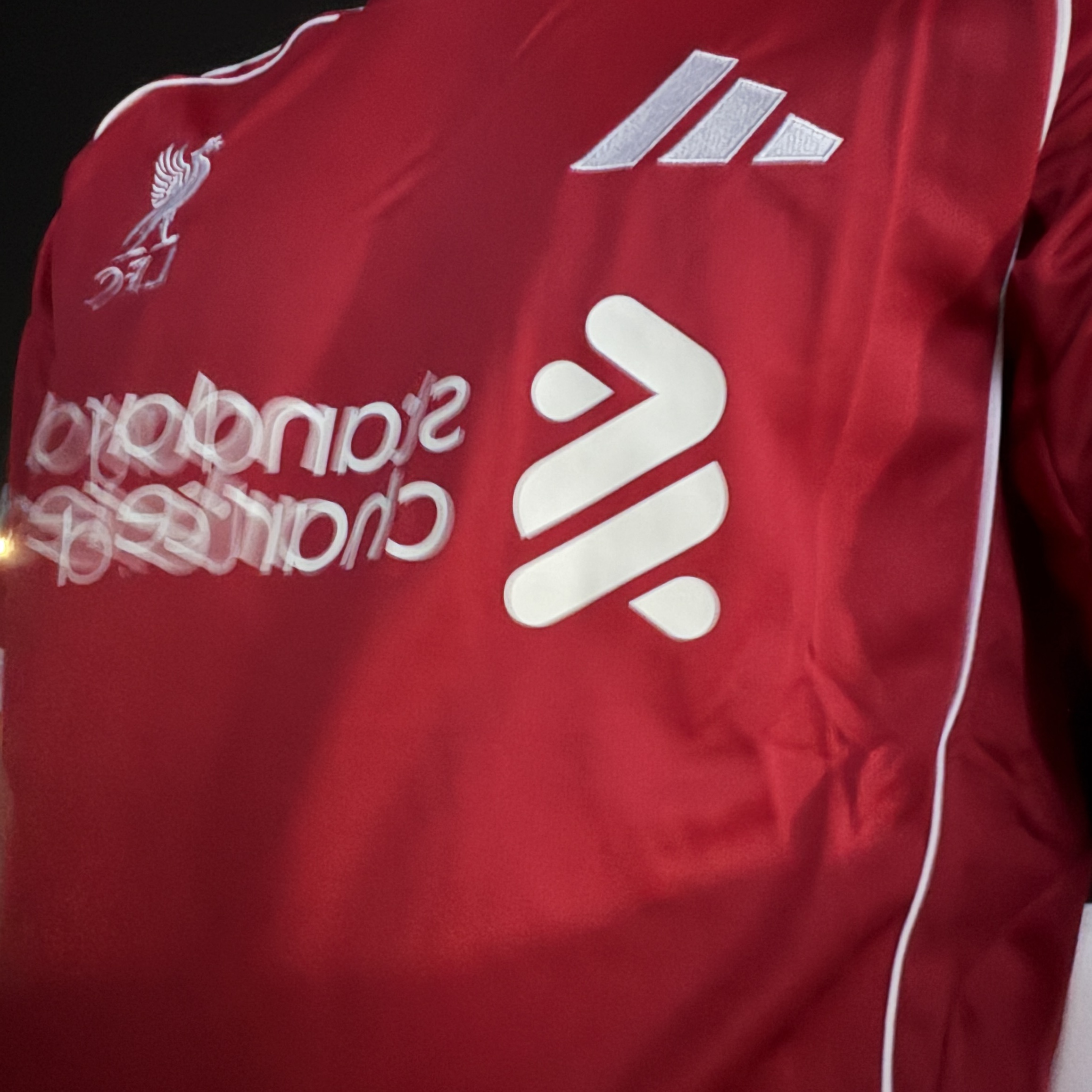Adidas Liverpool FC 2025/26 Home Jersey Strawberry Red - KR Sizing (Non Marking Ver.) 착용 스타일