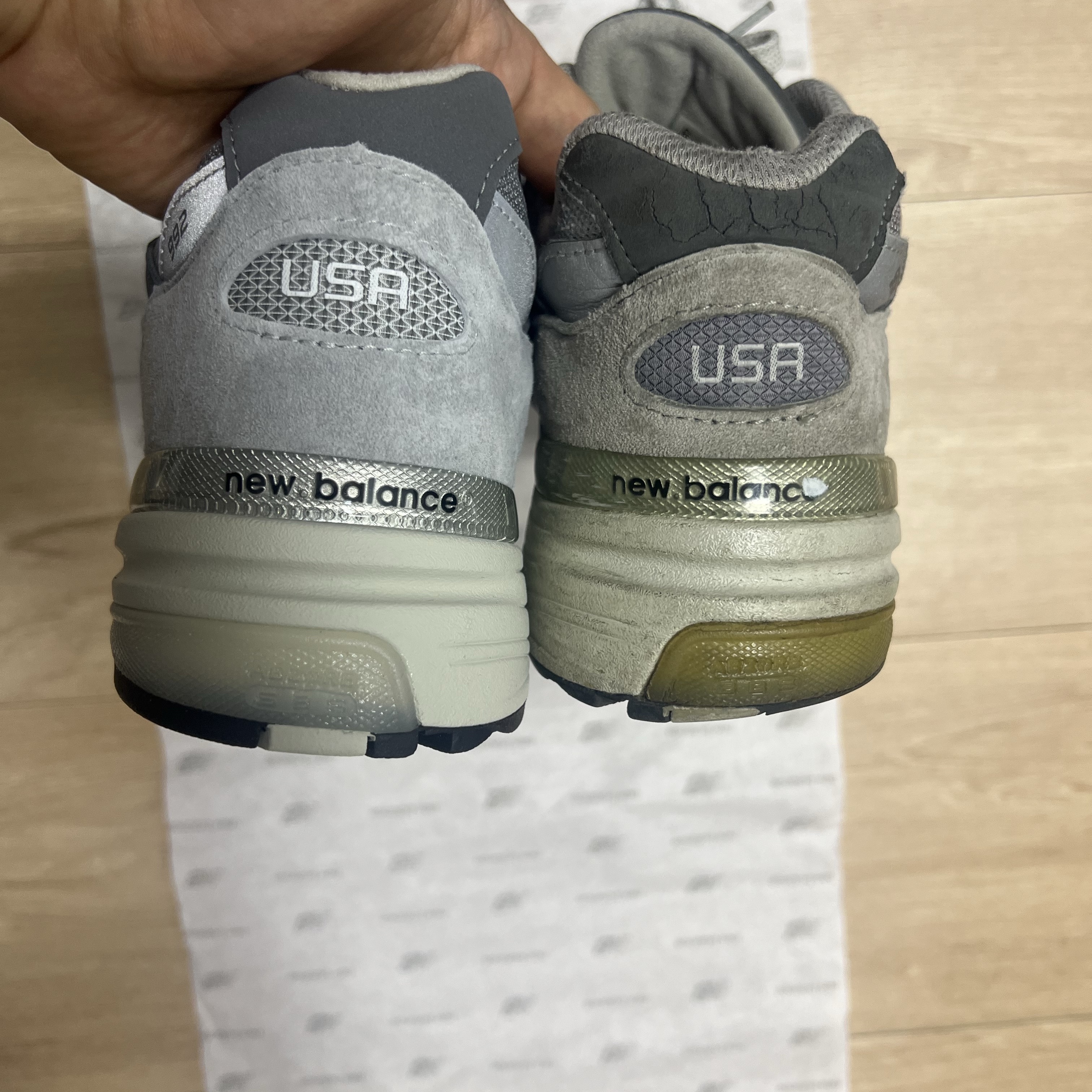 New Balance 992 Made in USA Grey - D Standard, New Balance 992 Made in USA Core Grey Silver Metallic 착용 스타일 - 4