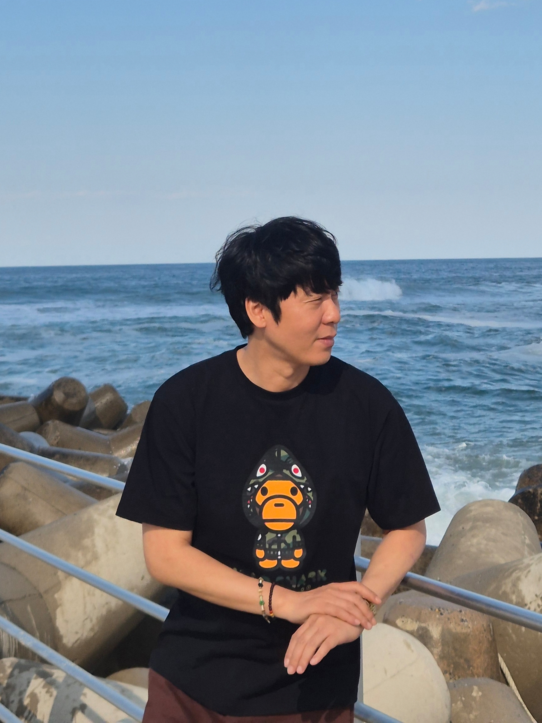 BAPE 1st Camo Milo Shark FZH T-Shirt Black Green, TOWTOW.ARCHIVE Garden Bracelet Mix 착용 스타일 - 1