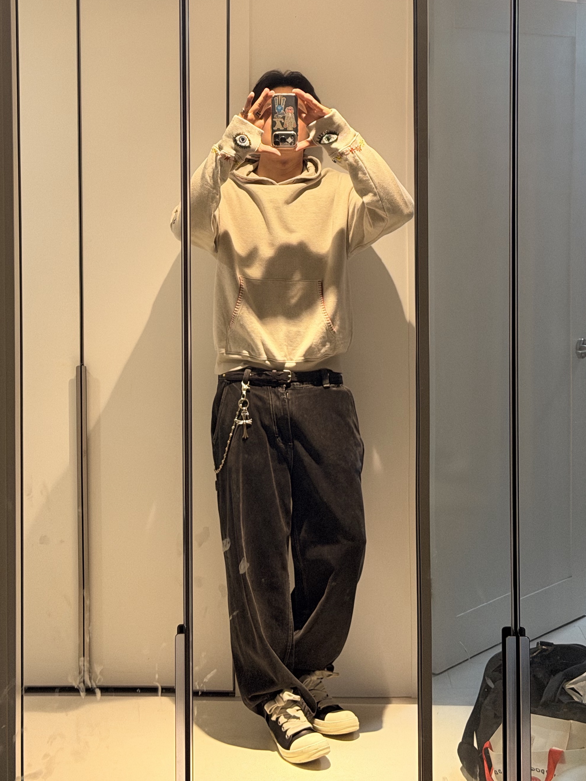 Kapital Top Fleece Hooded Sweatshirt Speakeasy Embroidery Kinari, Rick Owens Jumbolace Low Sneakers Black Milk 착용 스타일 - 1
