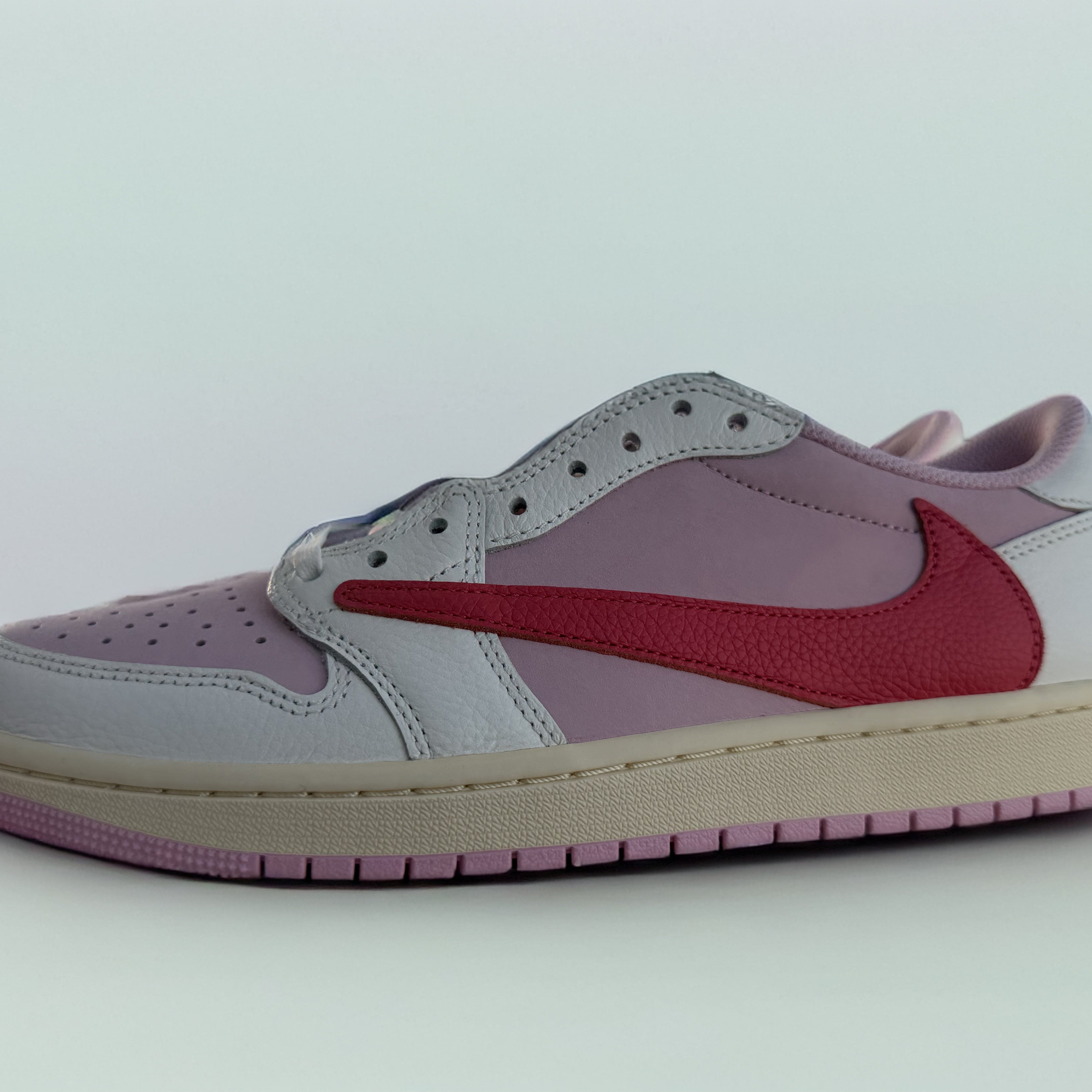 Jordan 1 x Travis Scott Retro Low OG SP Sail Tropical Pink, Jordan 1 x Travis Scott Retro Low OG SP Muslin Shy Pink 착용 스타일 - 9
