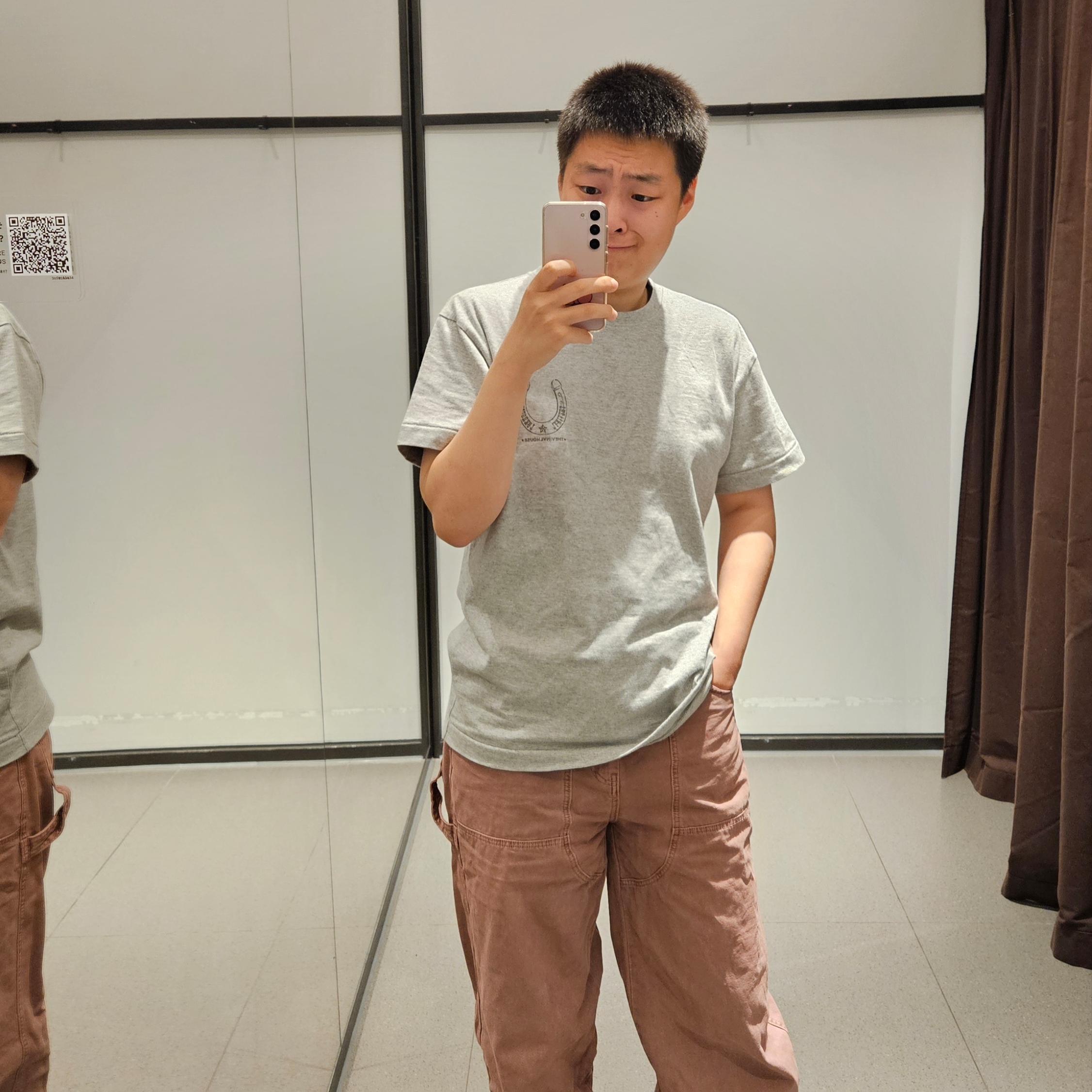 Thevinylhouse Lucky House Tee Grey 착용 스타일 - 4