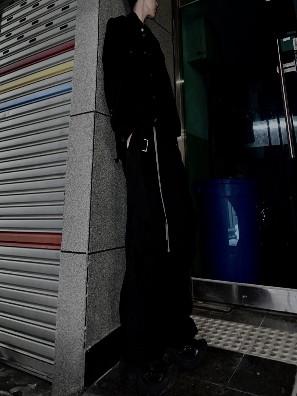 Balenciaga 10XL Sneakers Black, Wapworks Wide Safety Cargo Pants Black 착용 스타일 - 2