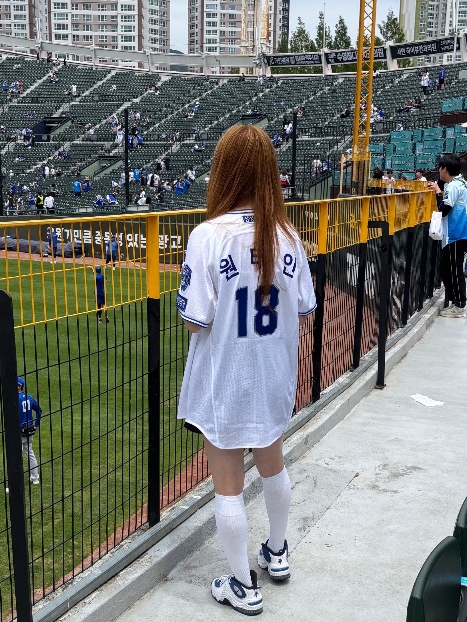 Nike Air Penny II Atlantic Blue, Samsung Lions 2025 Professional Home Uniform White (Non Marking Ver.) 착용 스타일 - 6