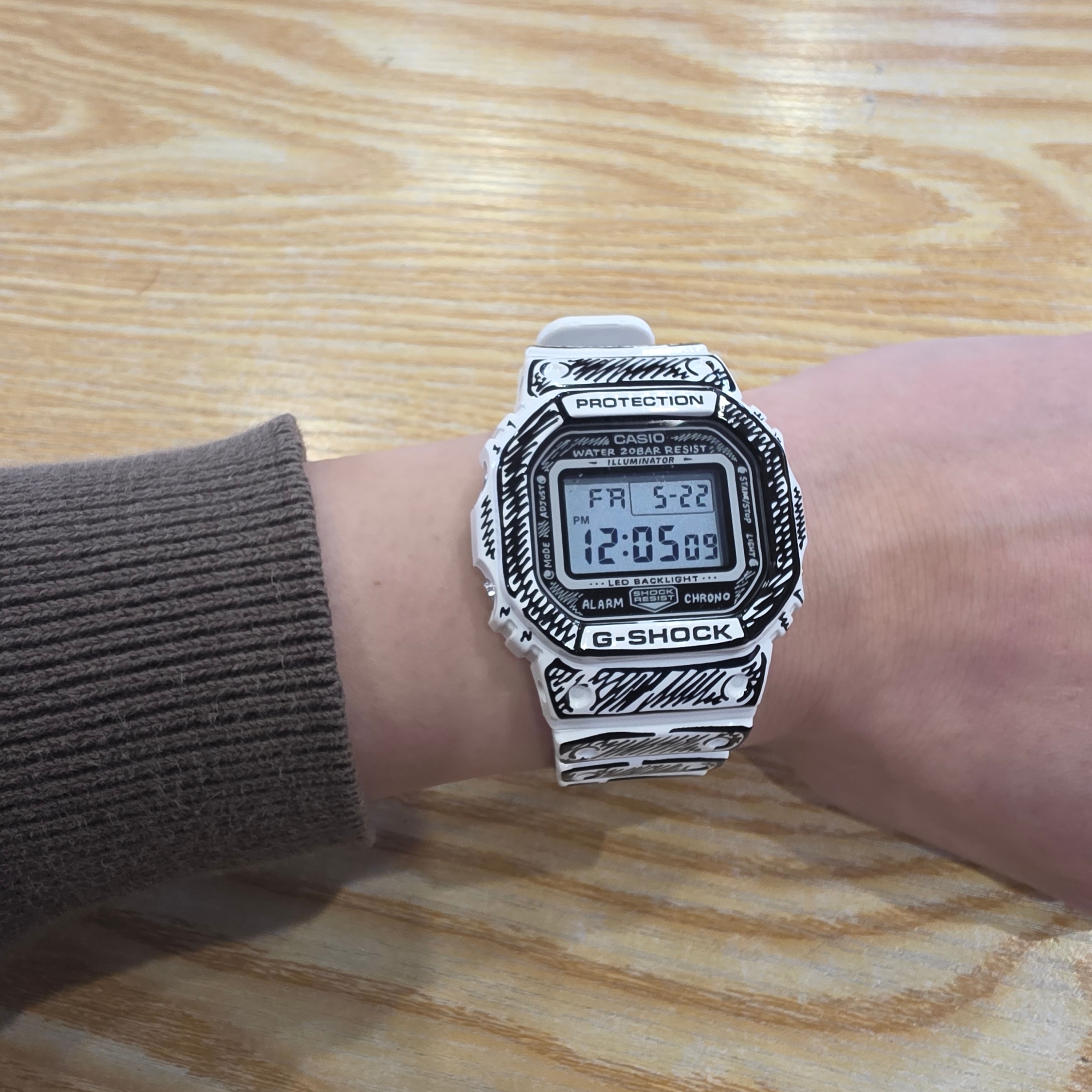 Casio G-Shock x Joshua Vides DW-5600JV-7 착용 스타일