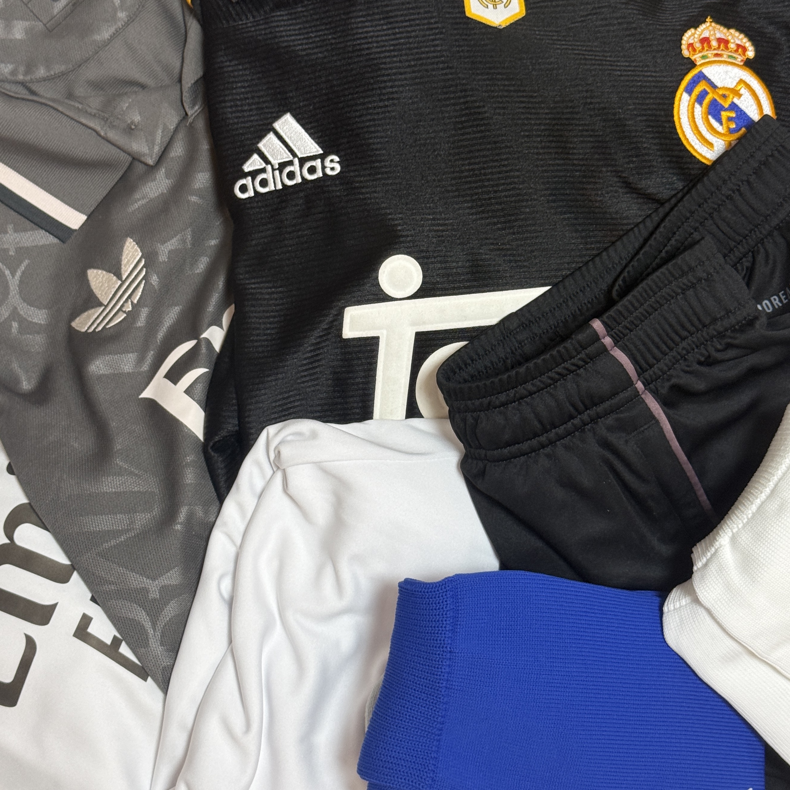 Adidas Real Madrid Tiro 25 Competition Training Shorts Black - KR Sizing (Non Marking Ver.), Adidas Real Madrid 2025/26 Home Shorts White - KR Sizing 착용 스타일 - 3
