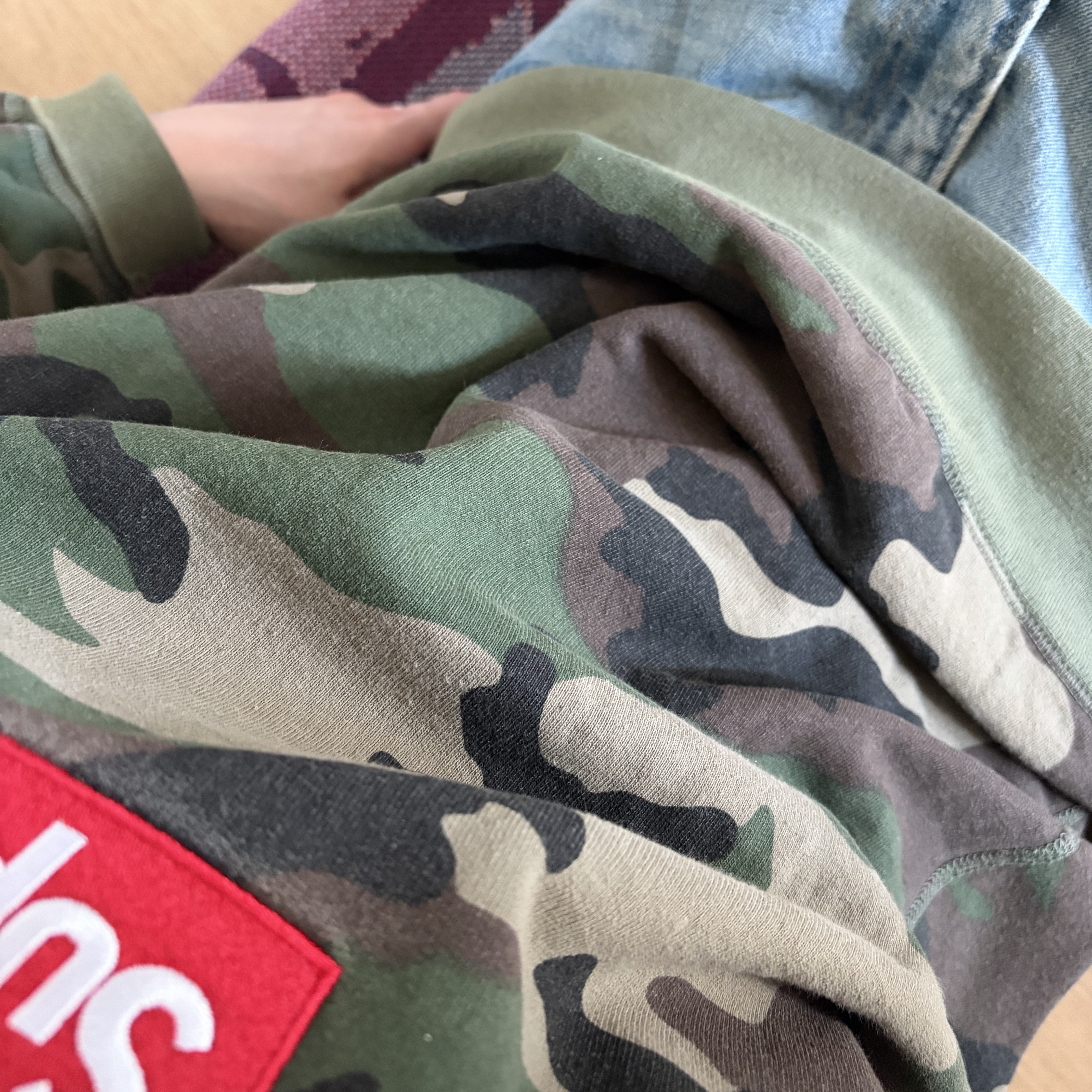 Supreme Reflective Hooded Sweatshirt Woodland Camo - 21FW 착용 스타일