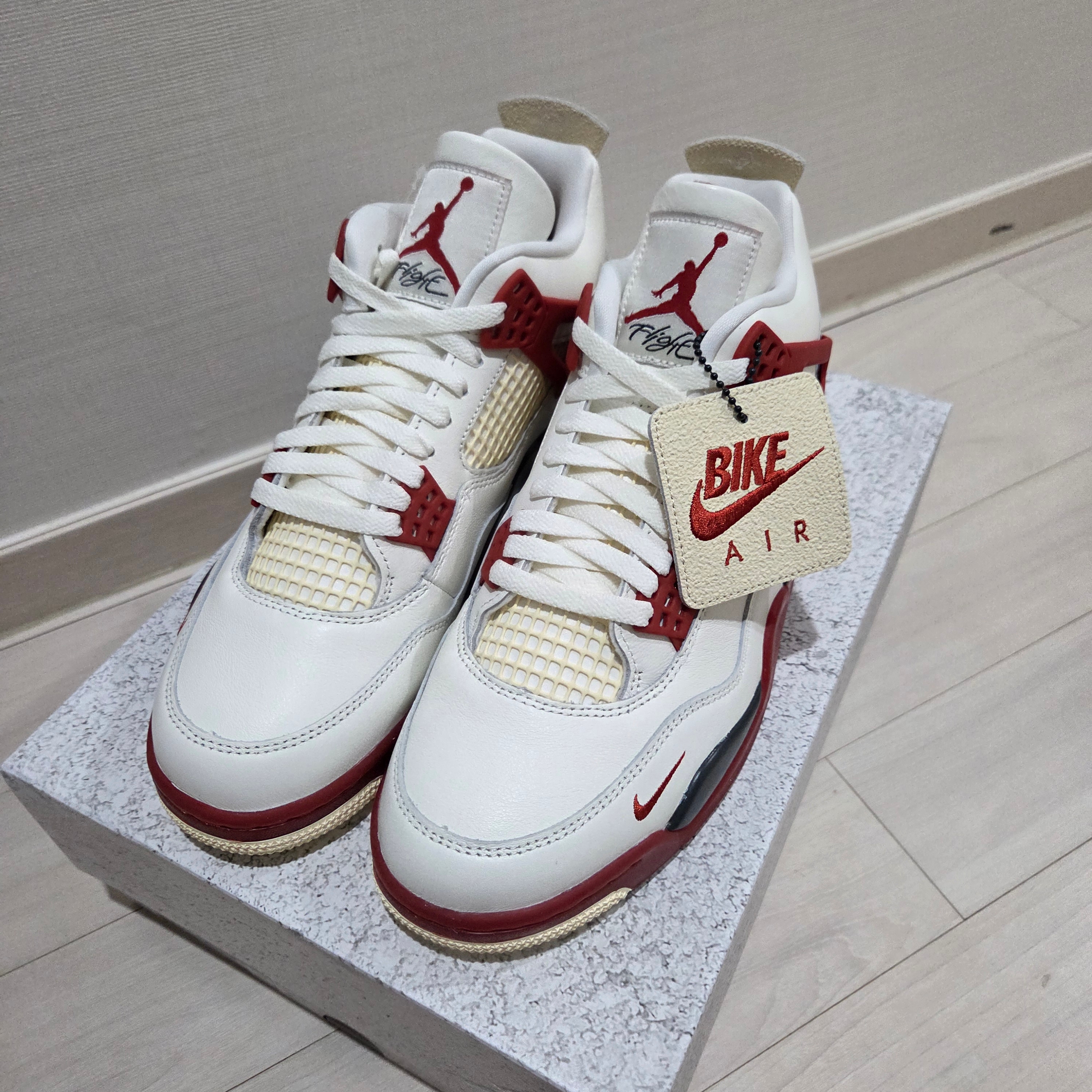 Jordan 4 x Nigel Sylvester Retro OG Brick After Brick 착용 스타일 - 2