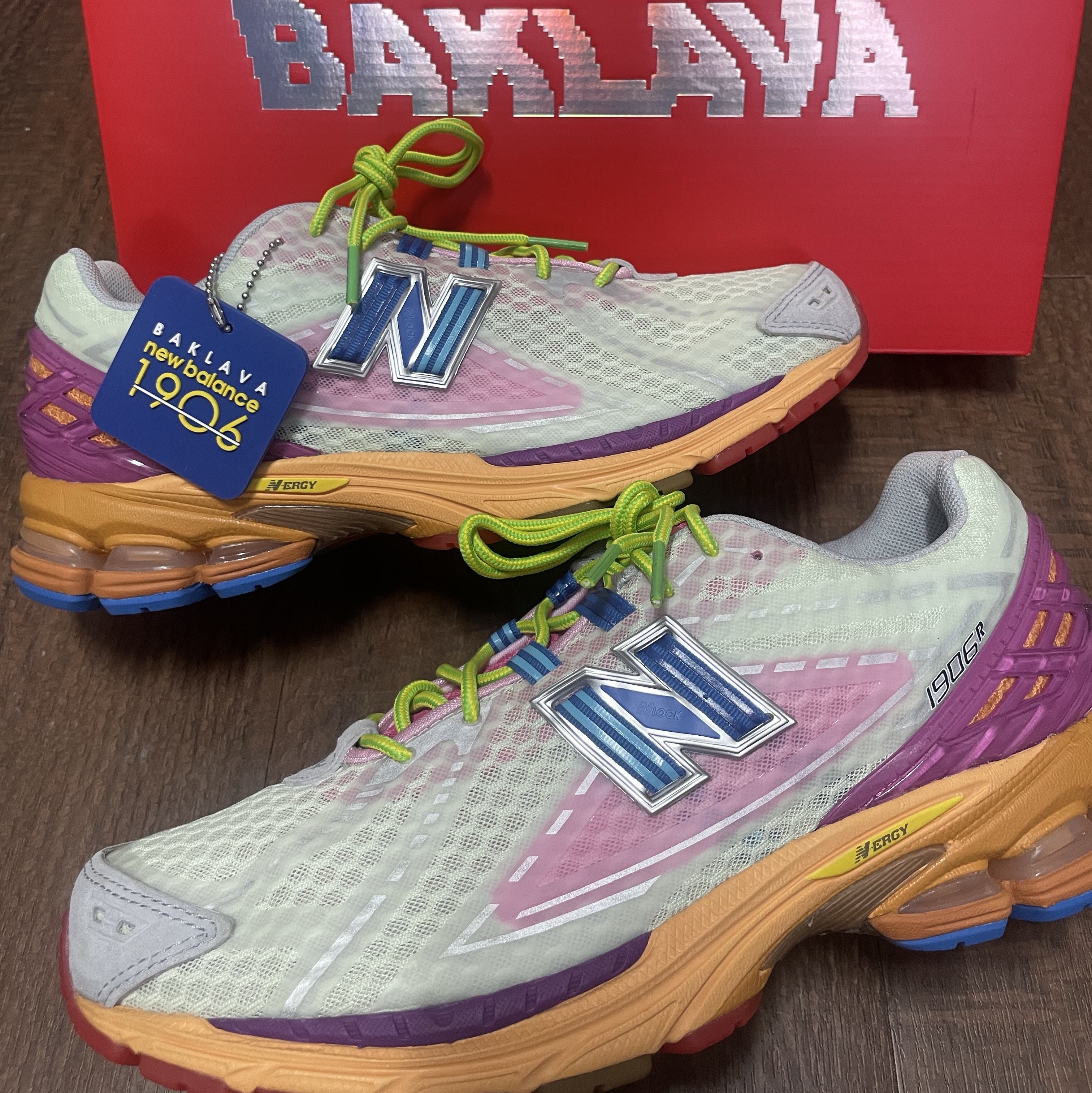 New Balance x Action Bronson 1906R Rosewater Green Pink 착용 스타일