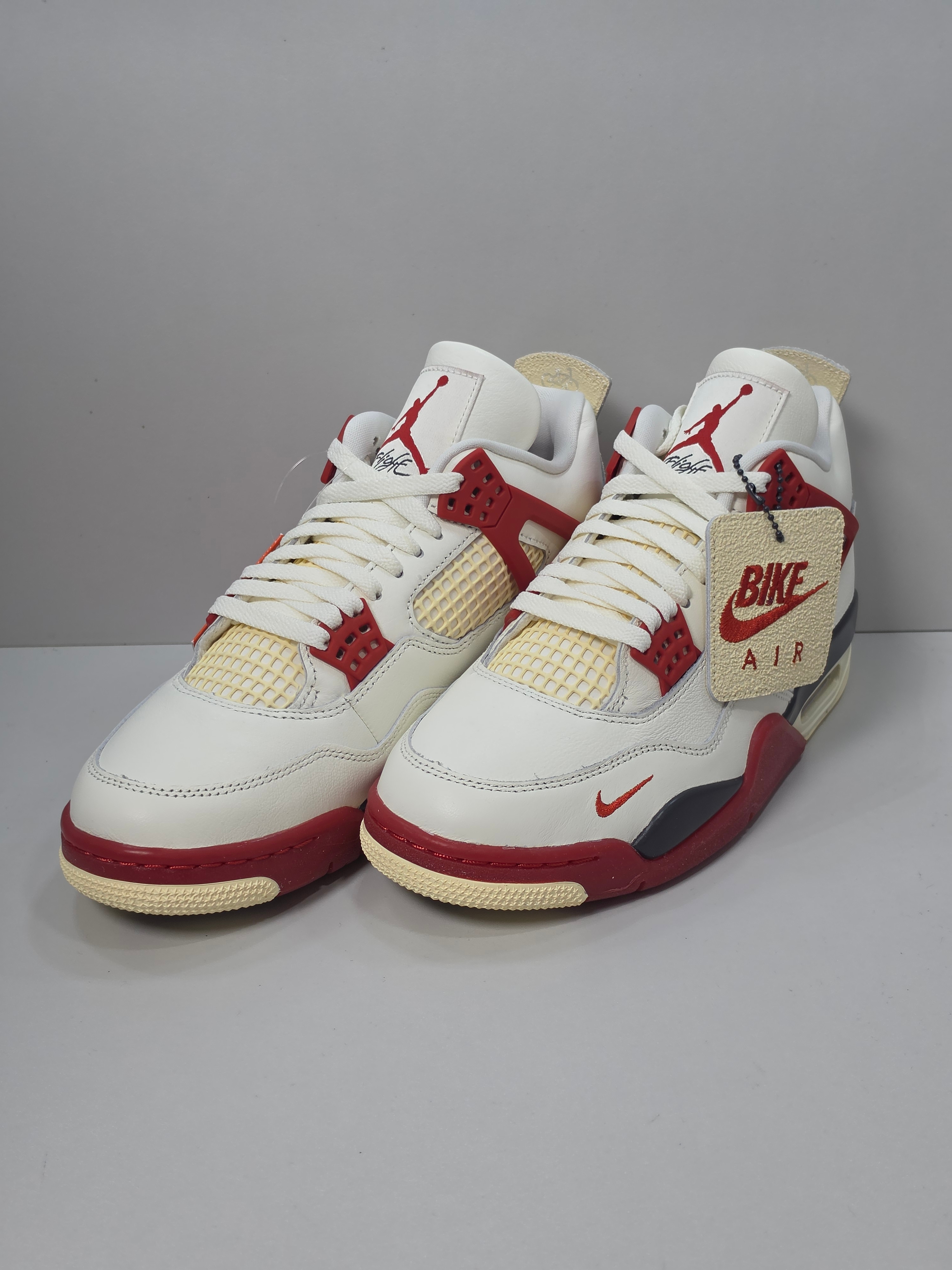 Jordan 4 x Nigel Sylvester Retro OG Brick After Brick 착용 스타일 - 2