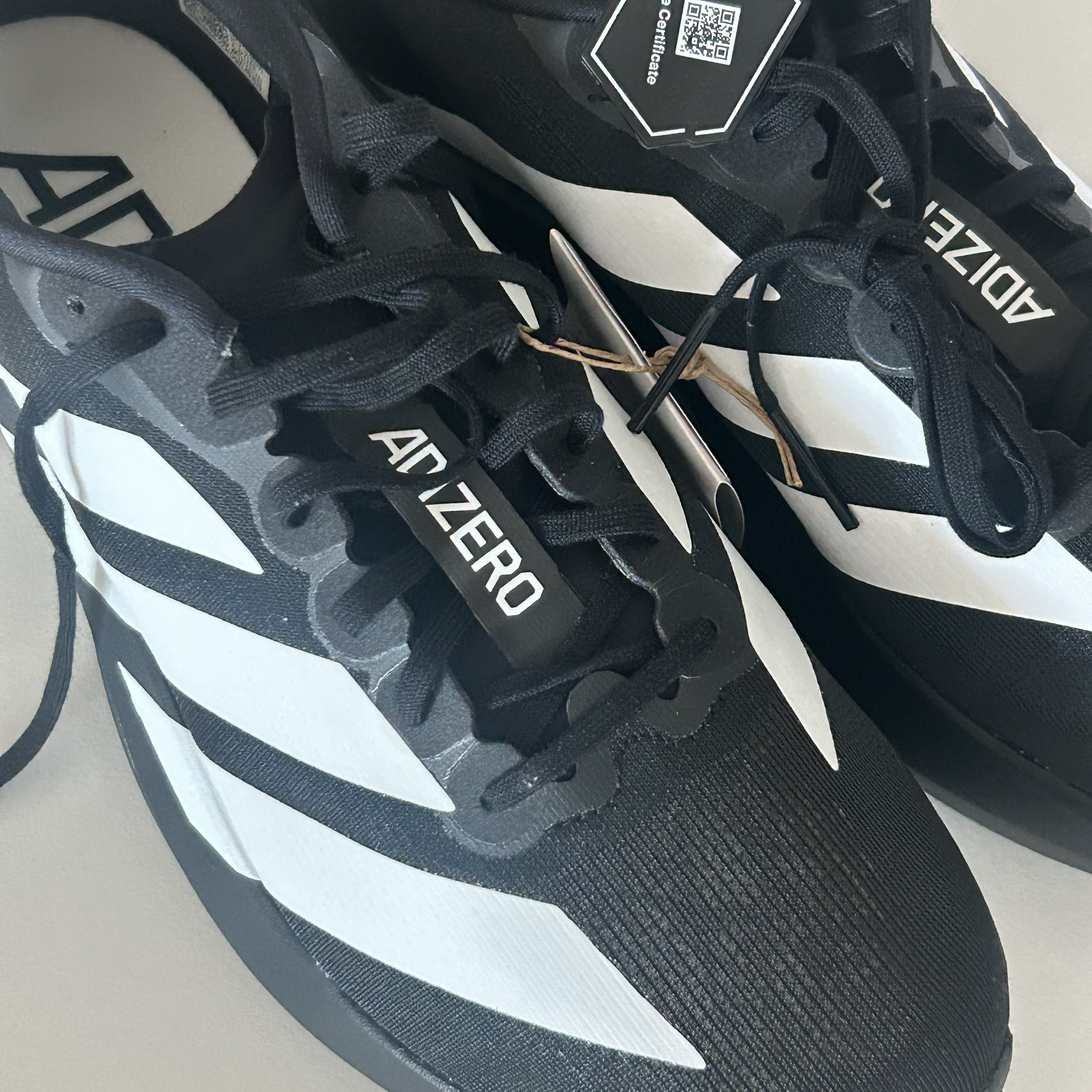 Adidas Adizero EVO SL Core Black Cloud White 착용 스타일 - 3