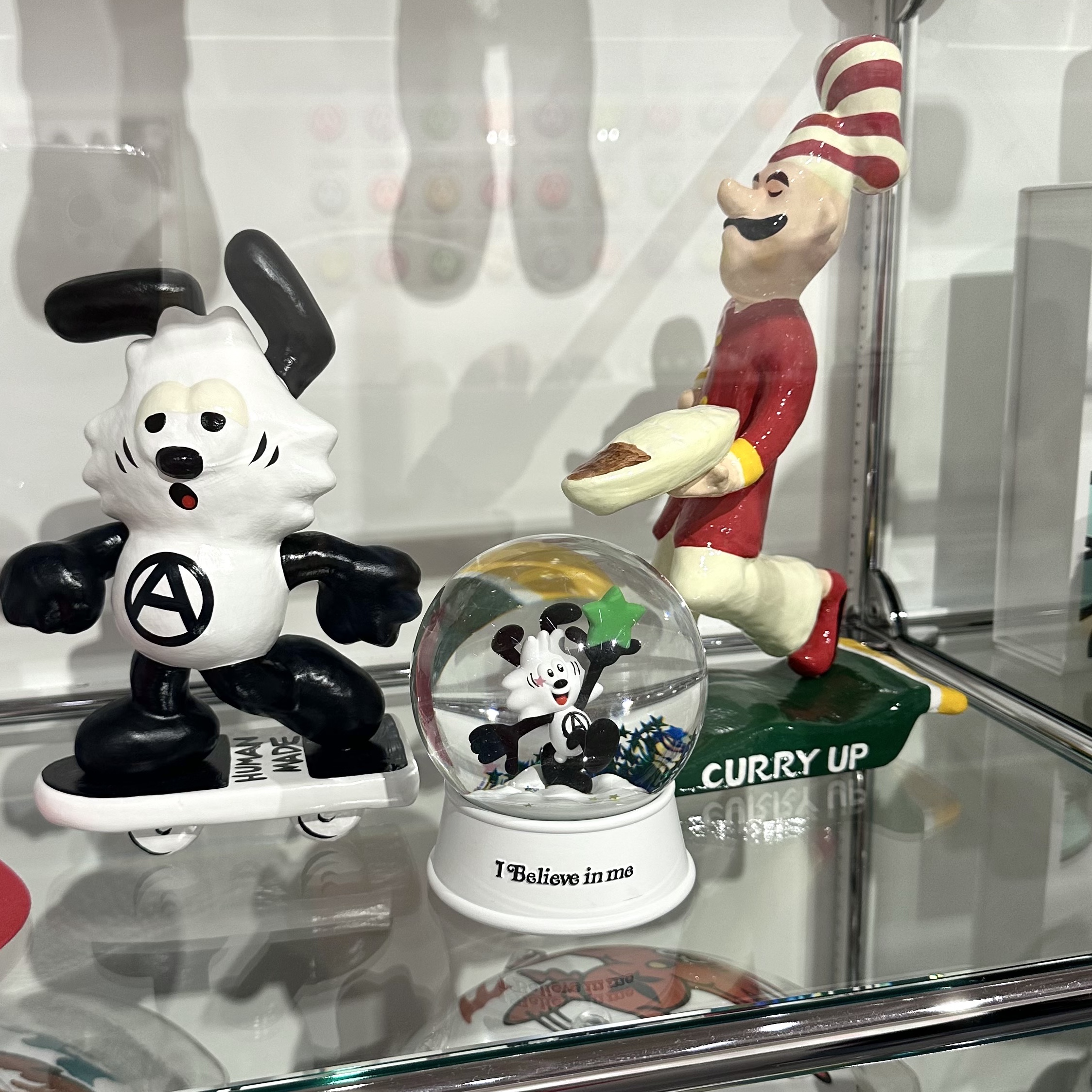 Verdy x Lotte Museum Snowball, Swatch x Verdy Visty By Verdy Multicolor 착용 스타일 - 1