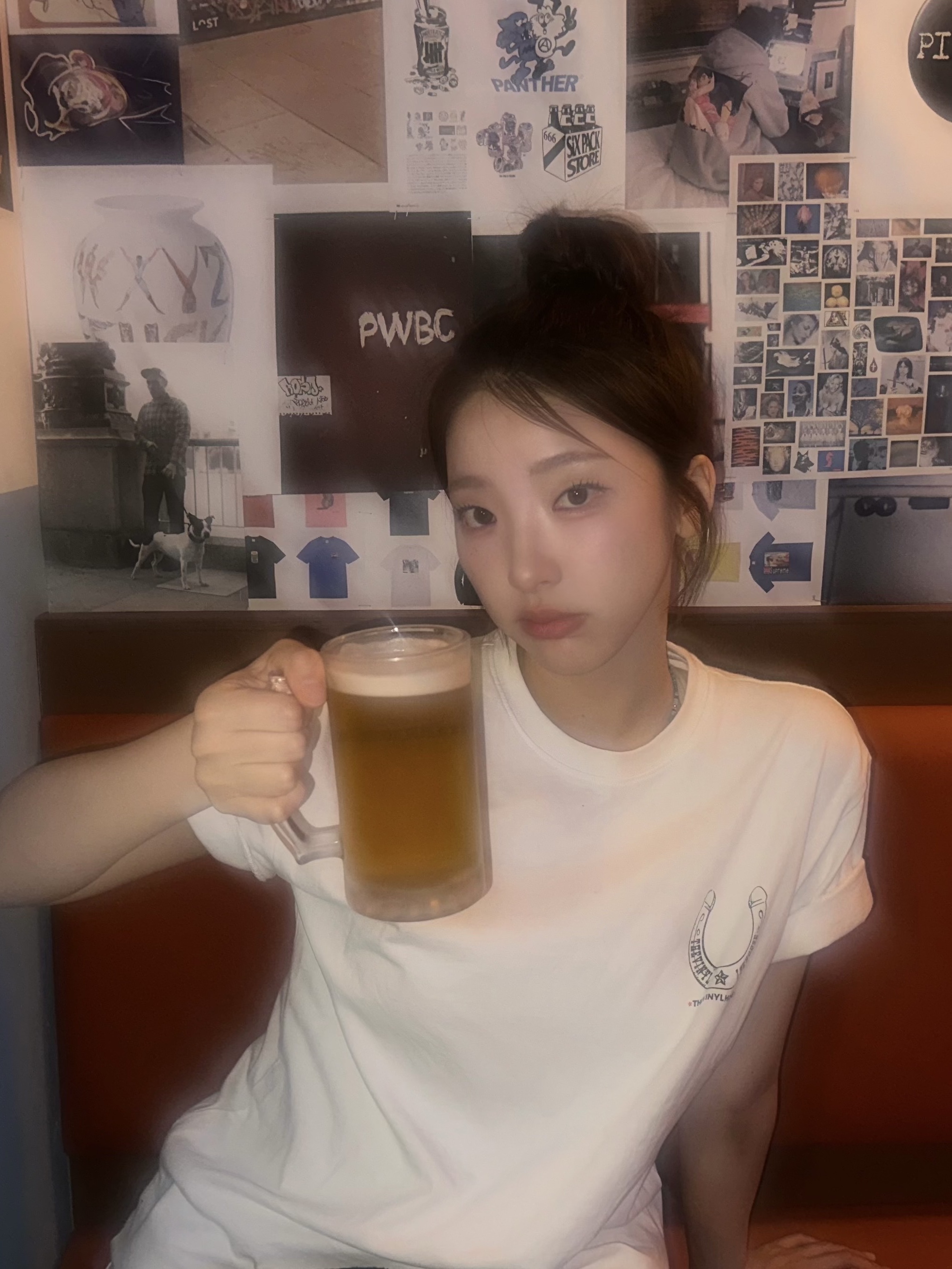 Thevinylhouse Lucky House Tee White 착용 스타일 - 2