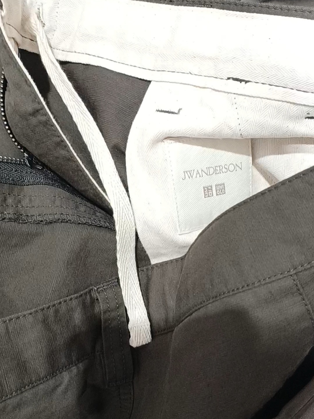 Uniqlo x JW Anderson Cargo Shorts Olive, Jordan 1 Retro High OG Chicago 2022 착용 스타일 - 1