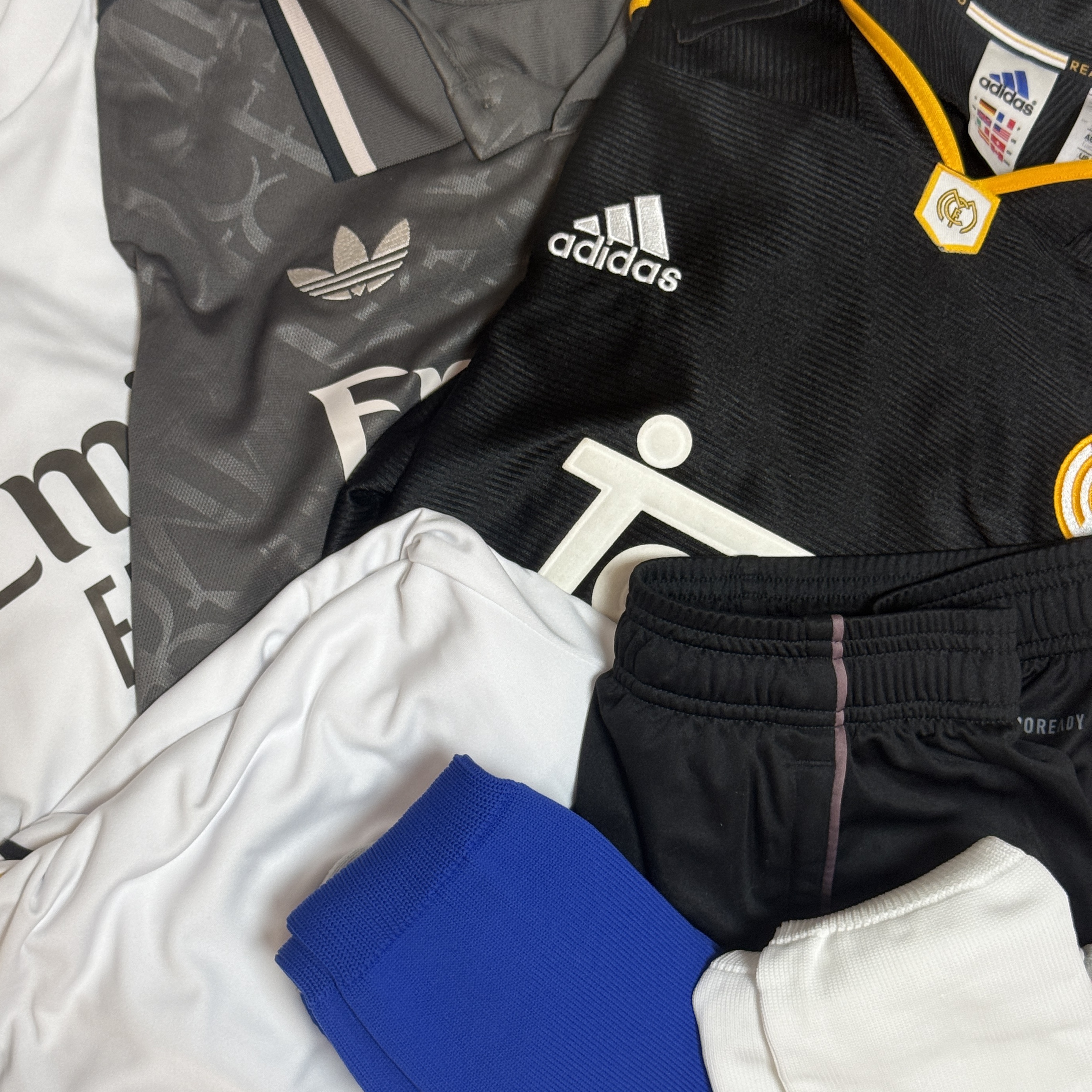 Adidas Real Madrid Tiro 25 Competition Training Shorts Black - KR Sizing (Non Marking Ver.), Adidas Real Madrid 2025/26 Home Shorts White - KR Sizing 착용 스타일 - 2